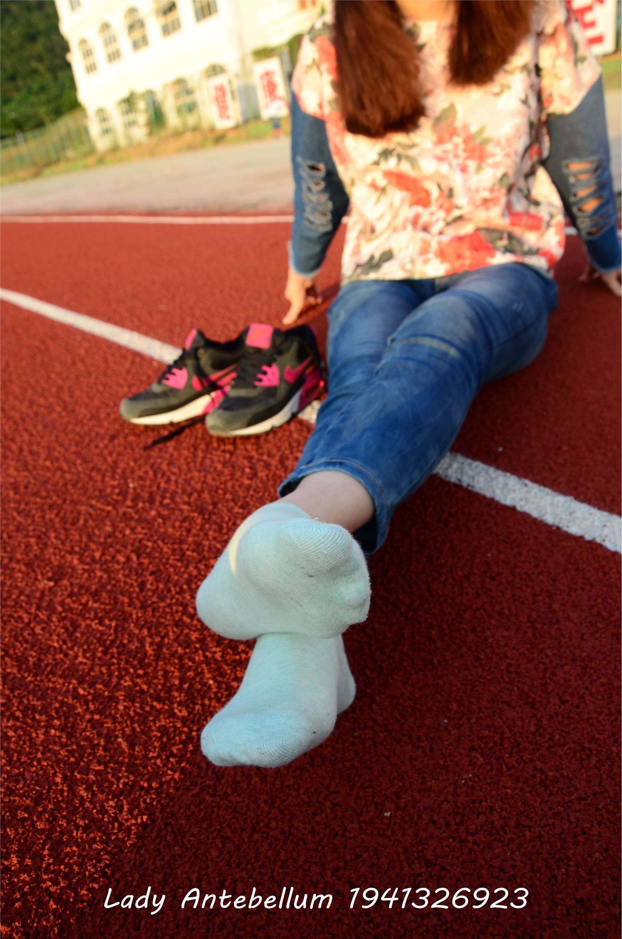 战前女神  恋足美腿棉袜女神级摄影套图 072