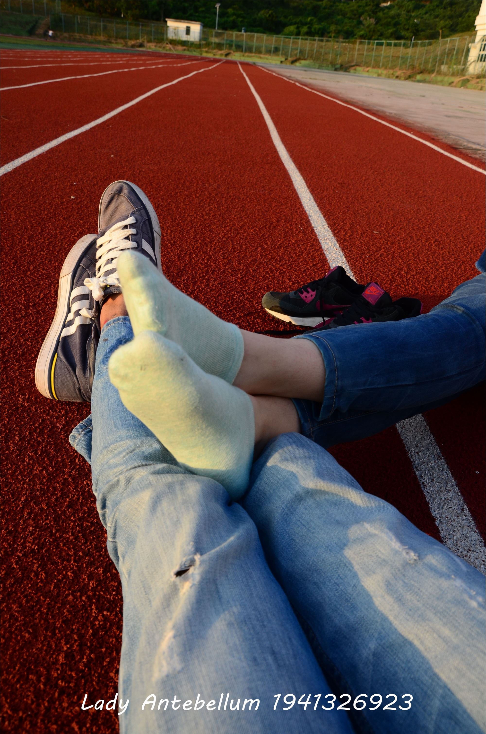 战前女神  恋足美腿棉袜女神级摄影套图 072