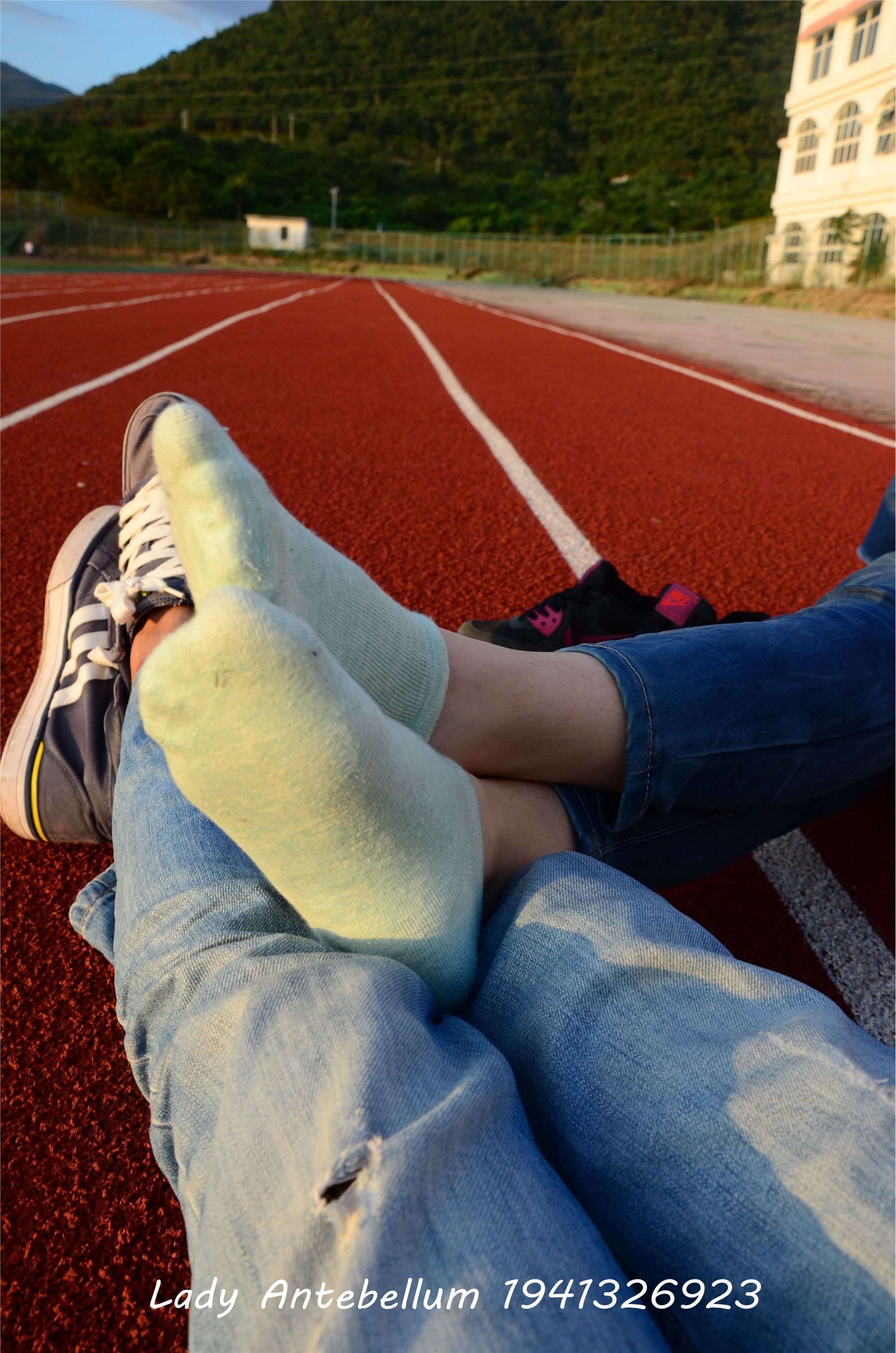 战前女神  恋足美腿棉袜女神级摄影套图 072