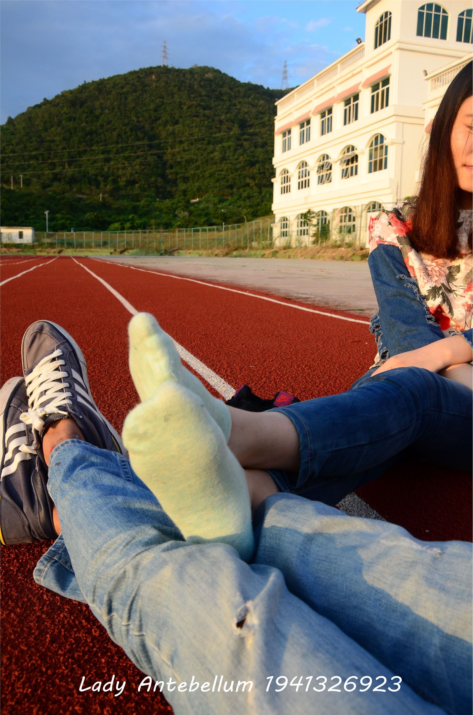 战前女神  恋足美腿棉袜女神级摄影套图 072
