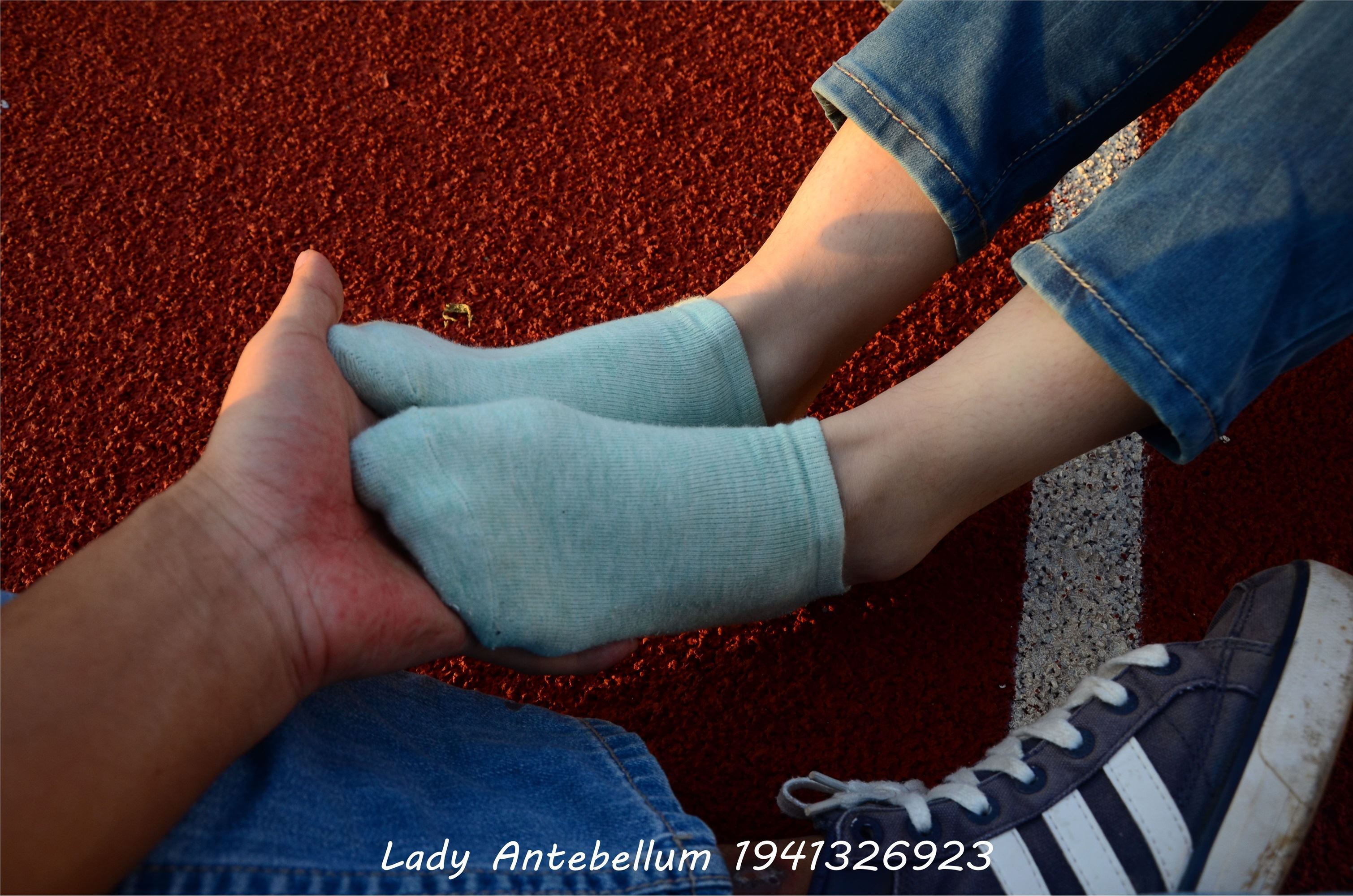 战前女神  恋足美腿棉袜女神级摄影套图 072