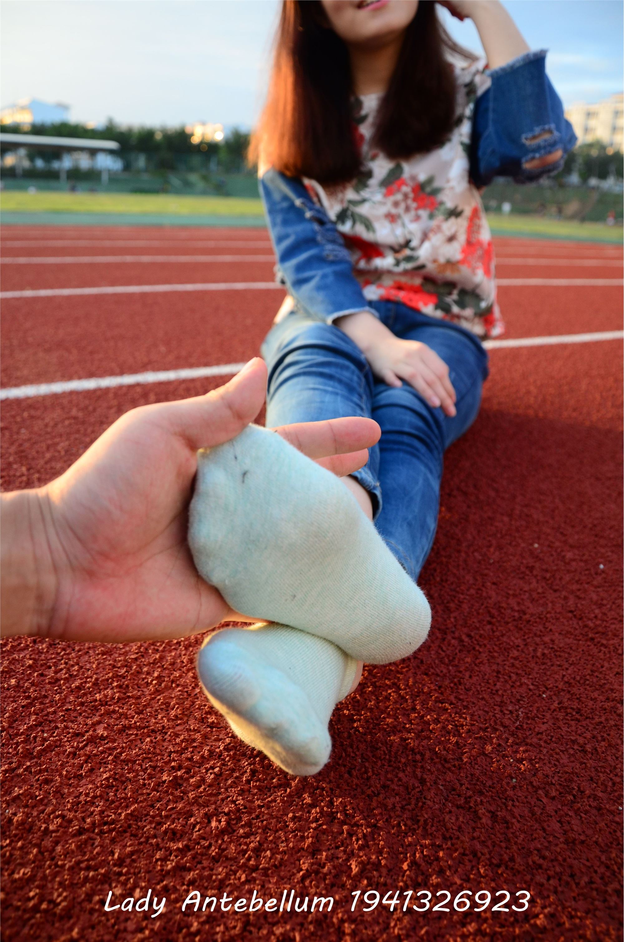 战前女神  恋足美腿棉袜女神级摄影套图 072