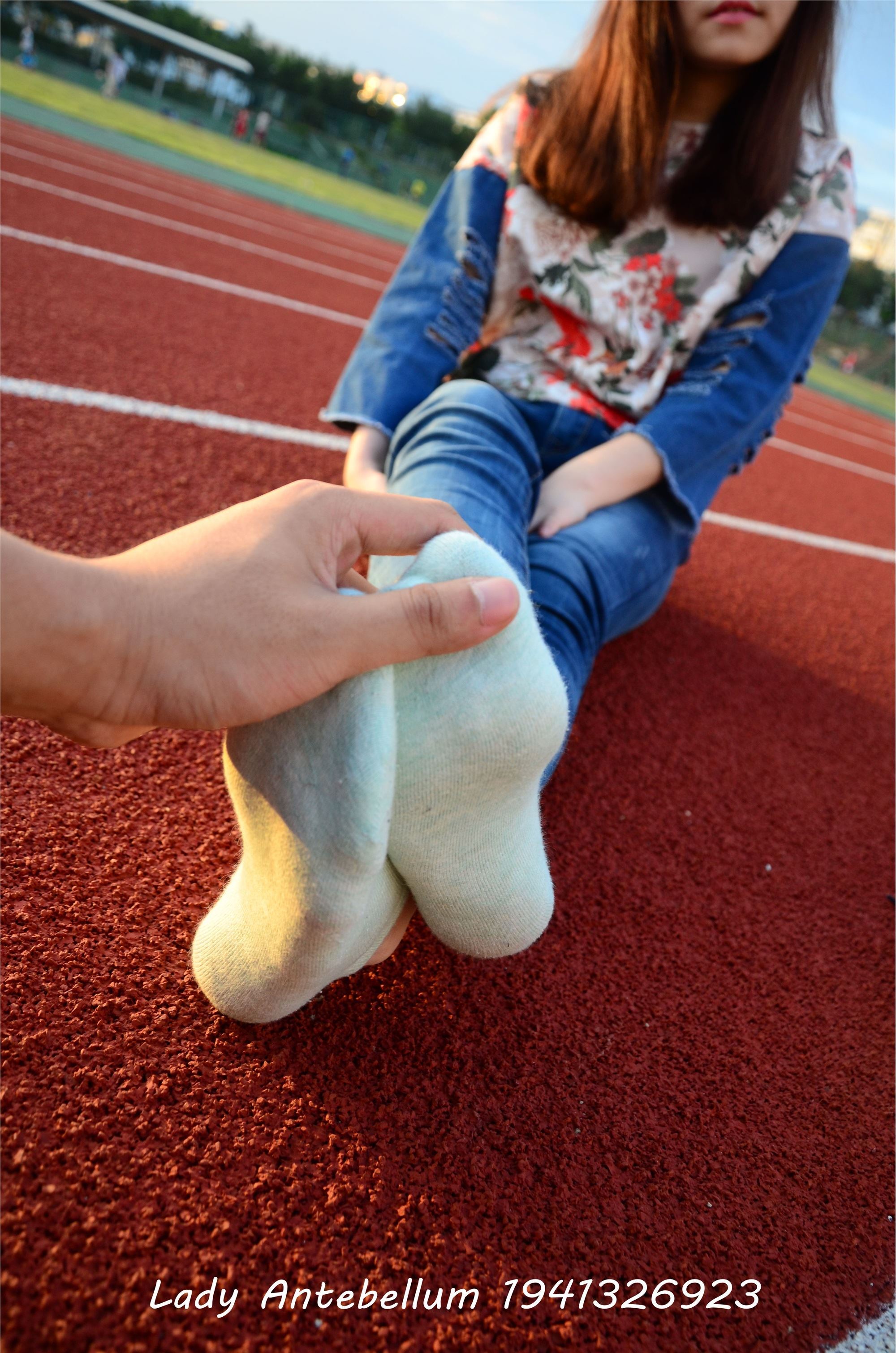 战前女神  恋足美腿棉袜女神级摄影套图 072