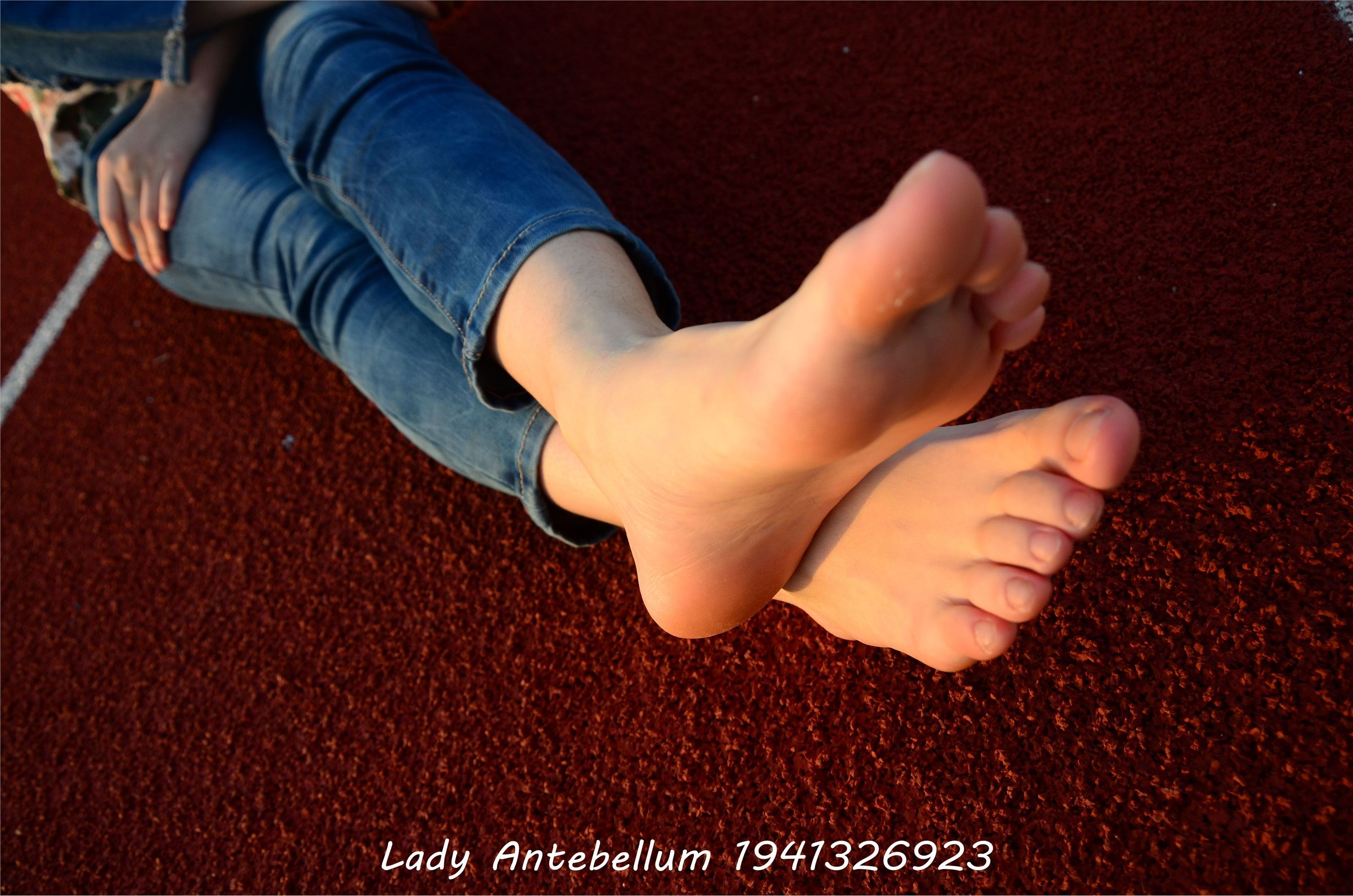 战前女神  恋足美腿棉袜女神级摄影套图 072