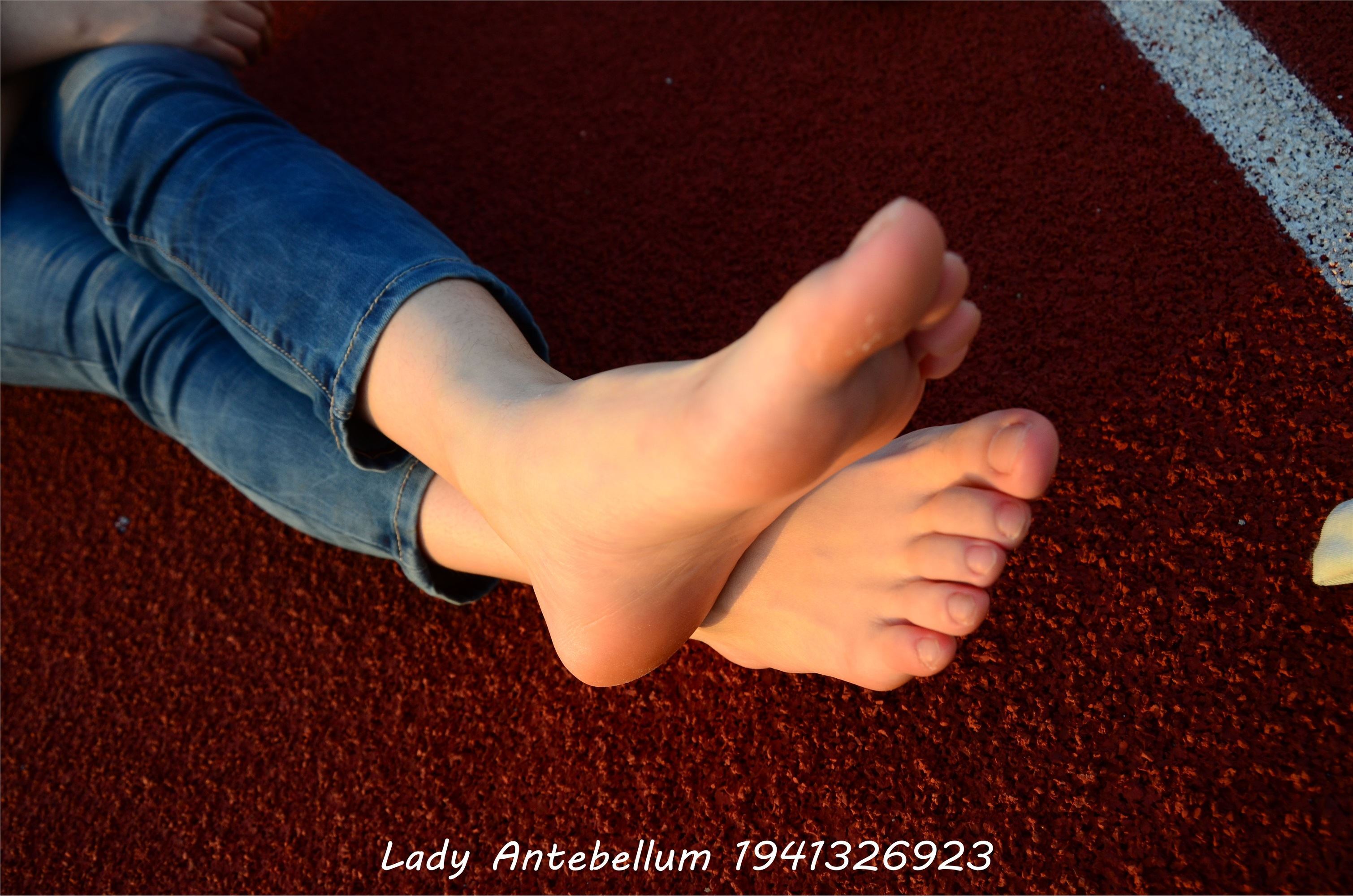 战前女神  恋足美腿棉袜女神级摄影套图 072