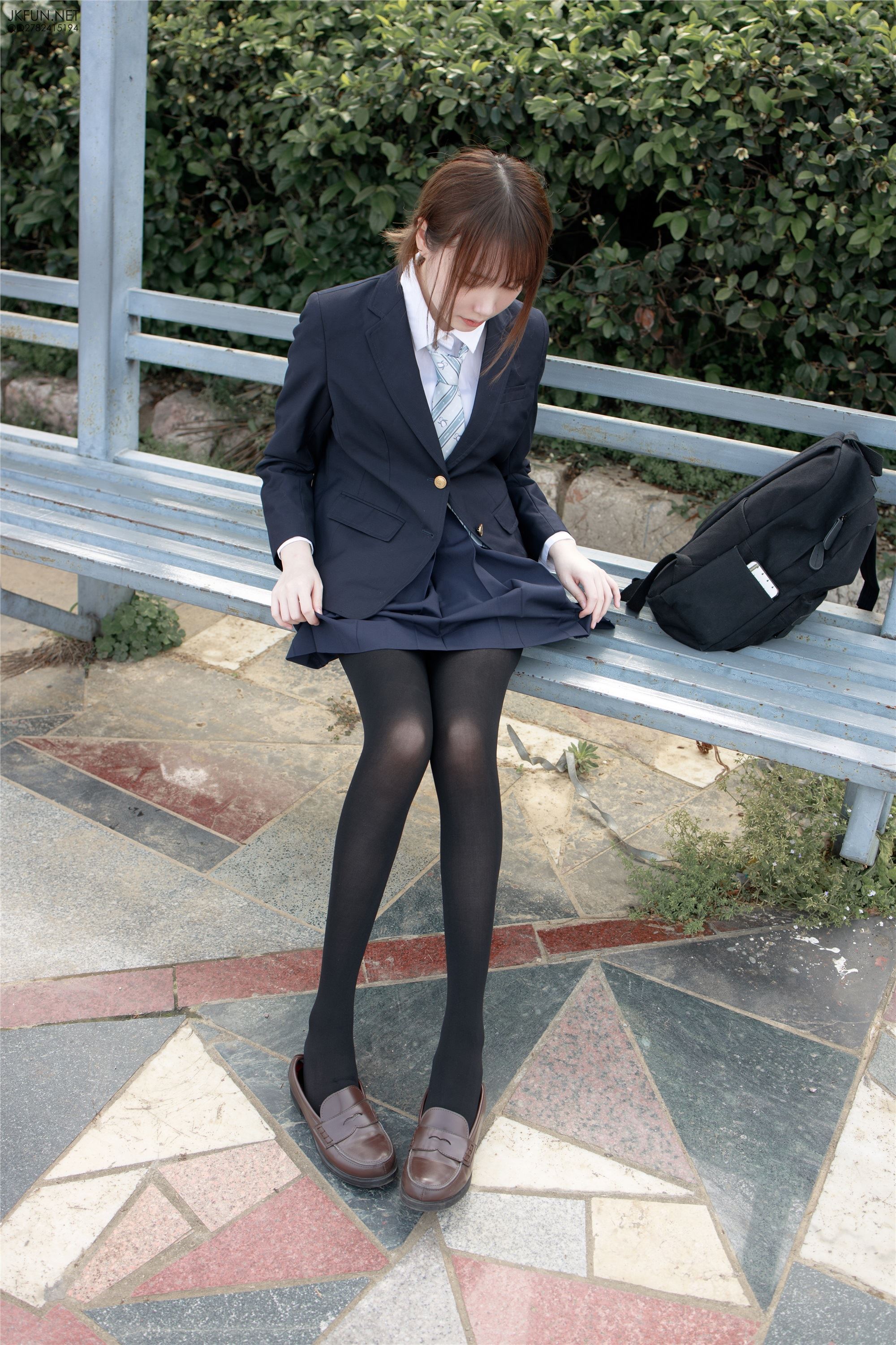 森萝财团萝莉丝足写真 JKFUN-006 Aika 日系黑丝