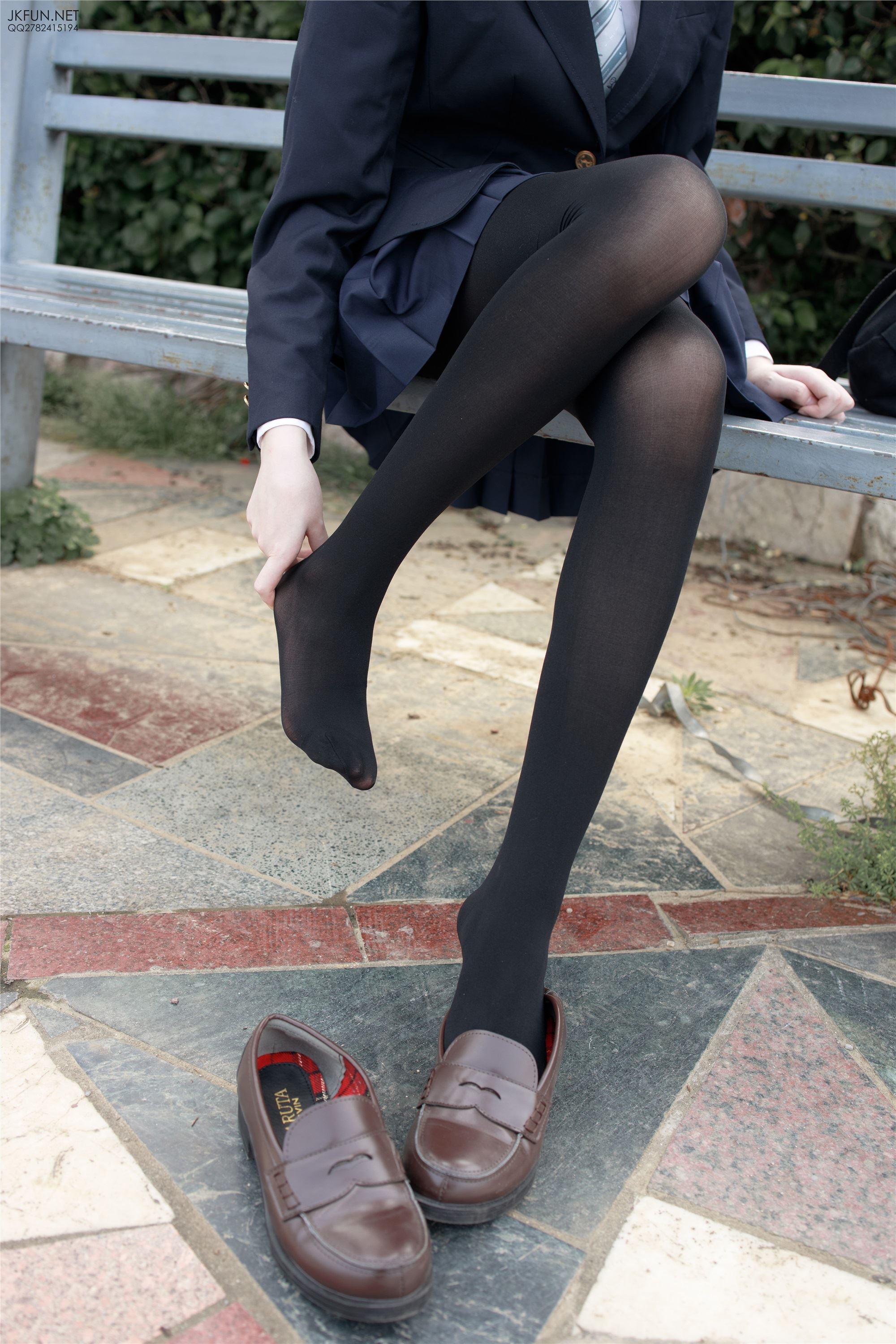 森萝财团萝莉丝足写真 JKFUN-006 Aika 日系黑丝