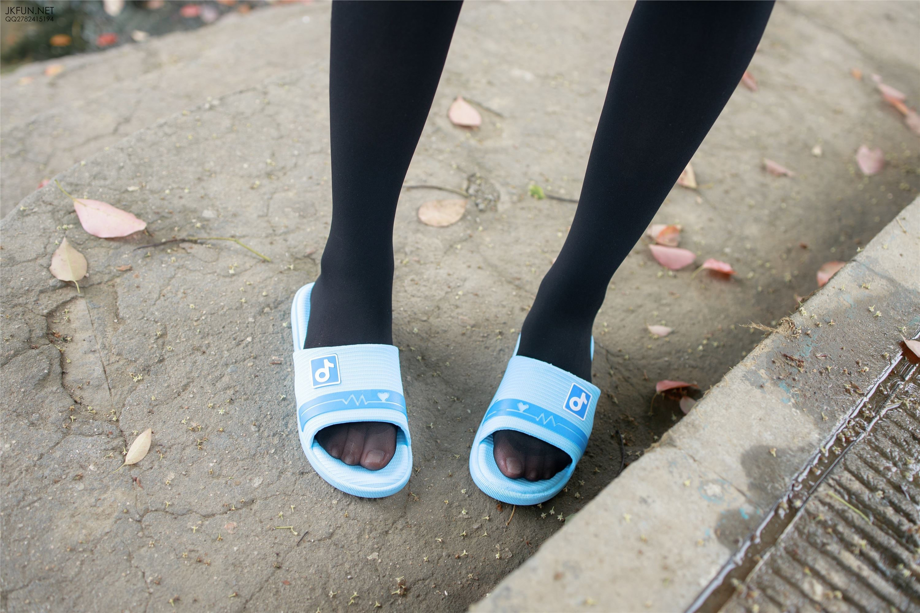 森萝财团萝莉丝足写真 JKFUN-006 Aika 日系黑丝