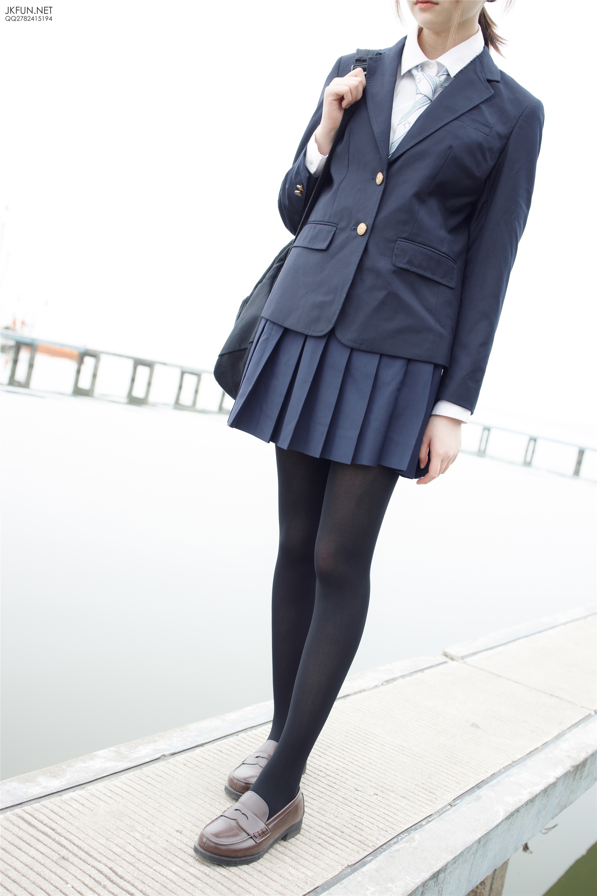 森萝财团萝莉丝足写真 JKFUN-006 Aika 日系黑丝