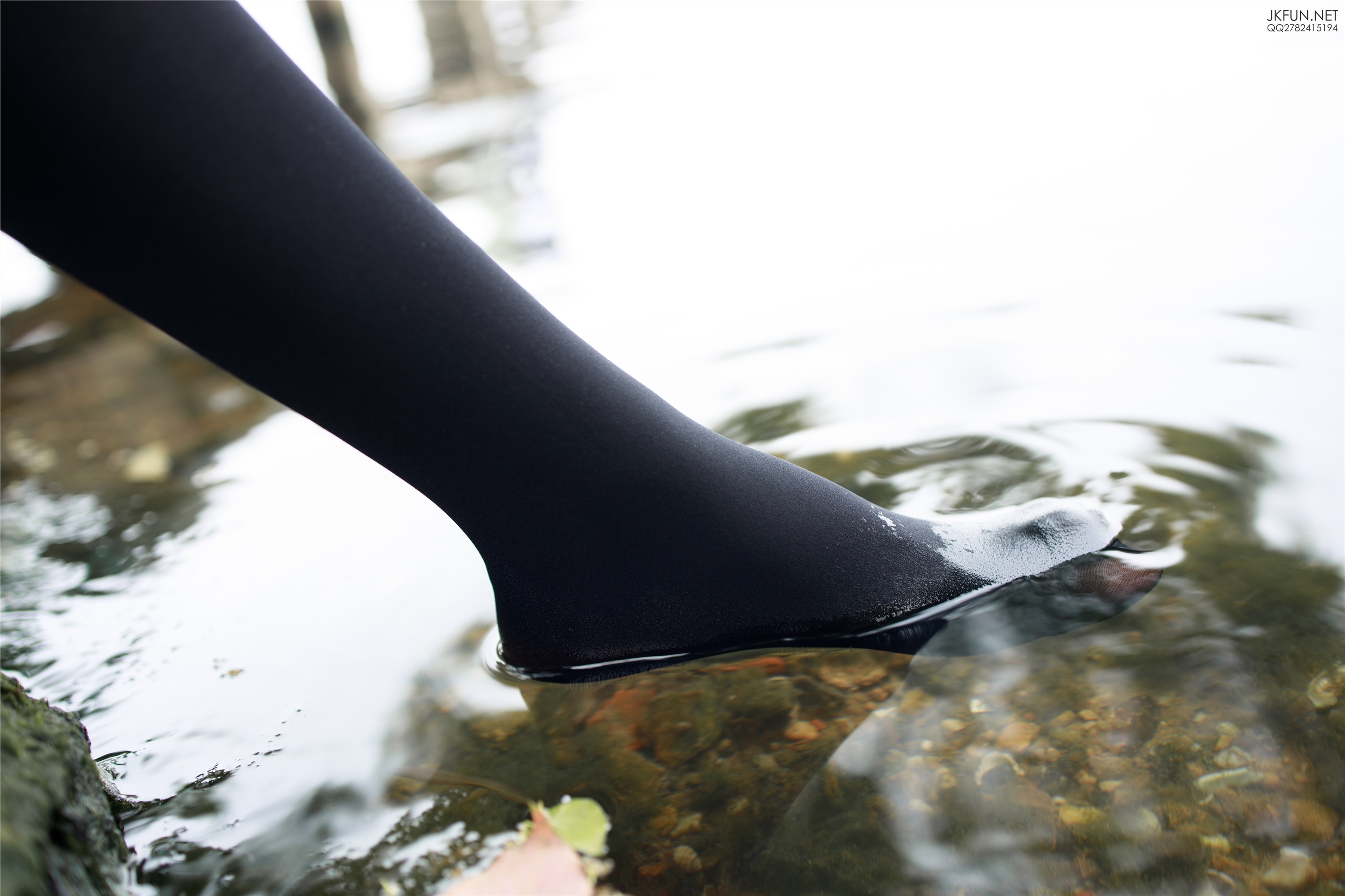 森萝财团萝莉丝足写真 JKFUN-006 Aika 日系黑丝