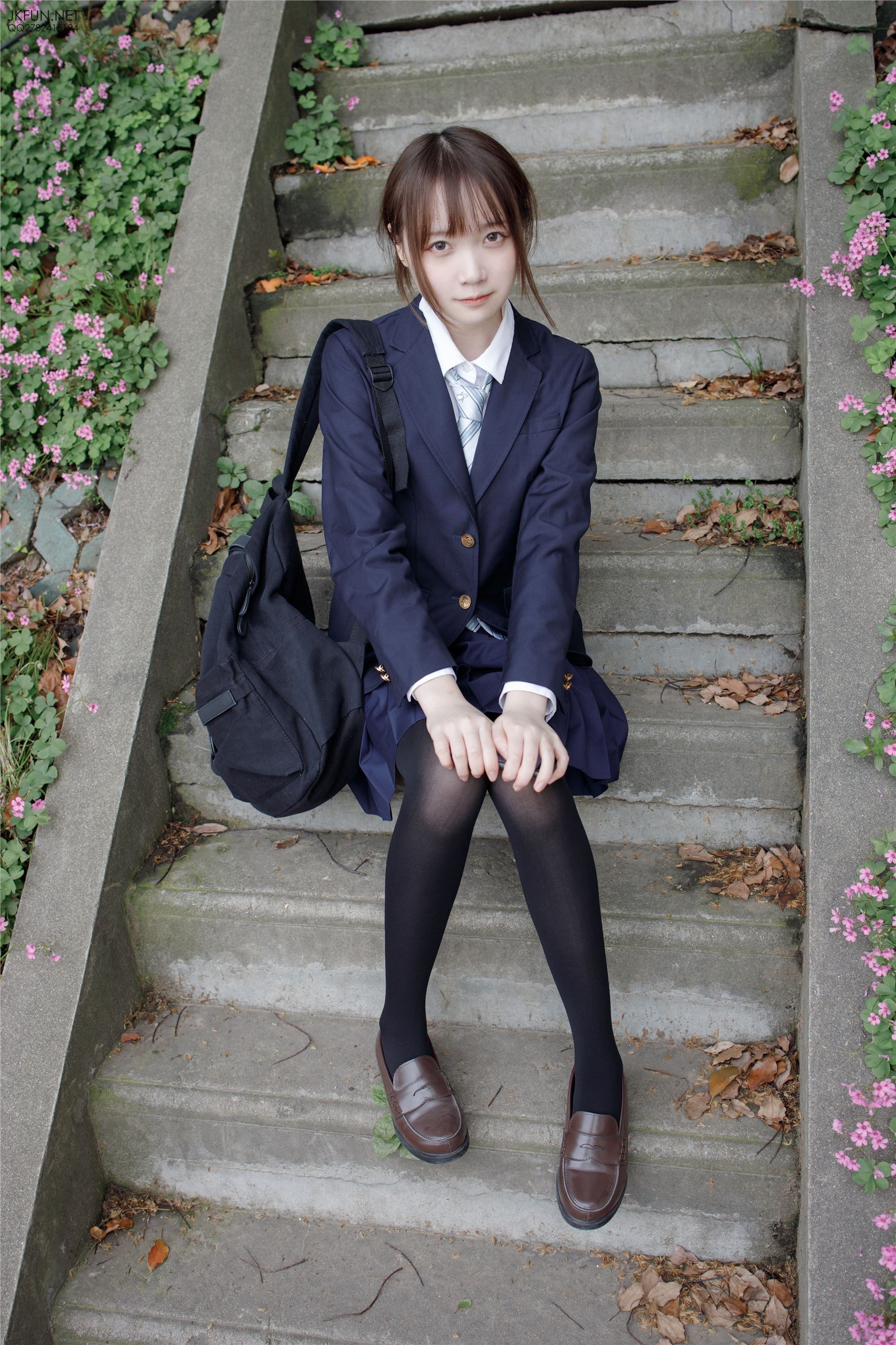 森萝财团萝莉丝足写真 JKFUN-006 Aika 日系黑丝