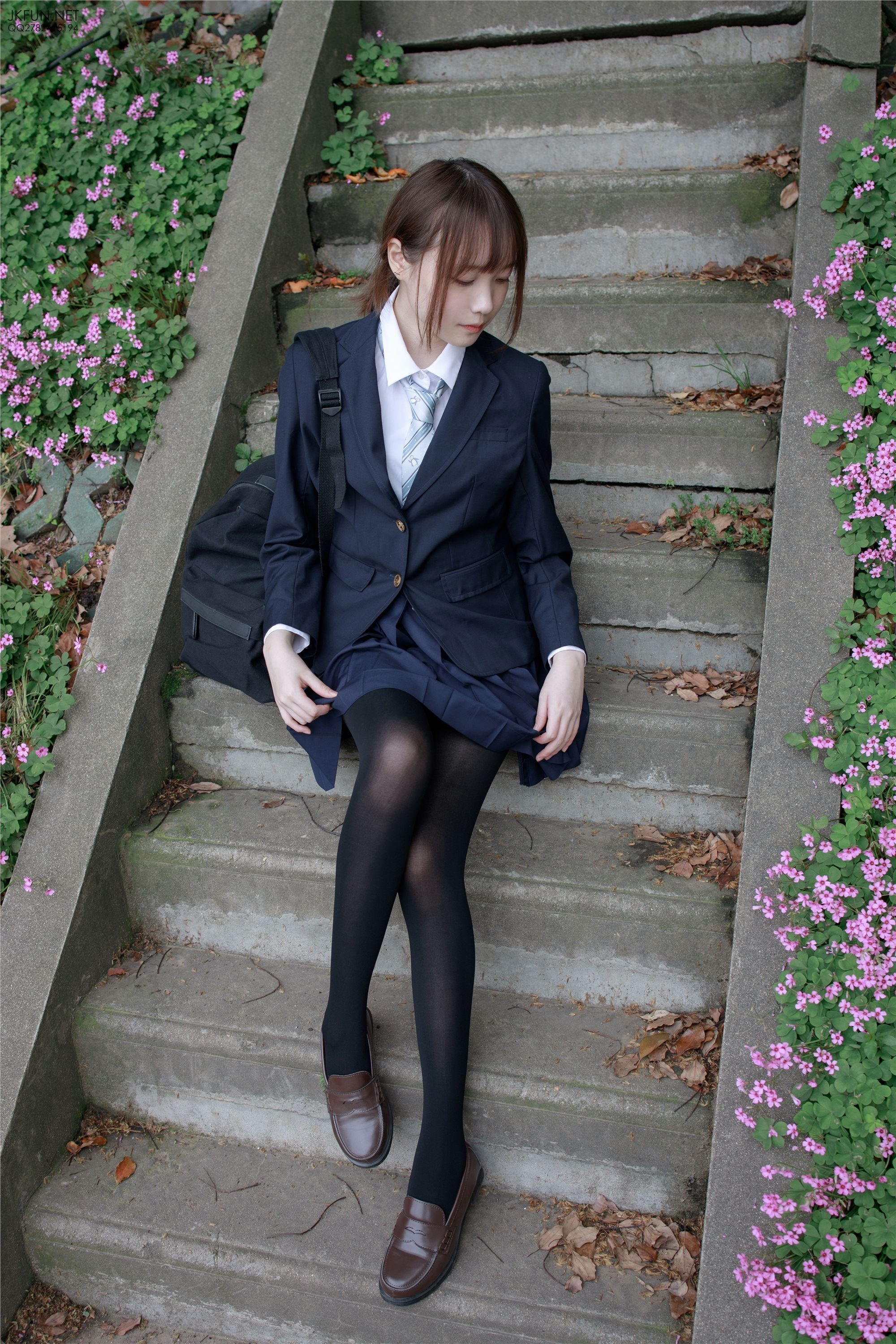 森萝财团萝莉丝足写真 JKFUN-006 Aika 日系黑丝