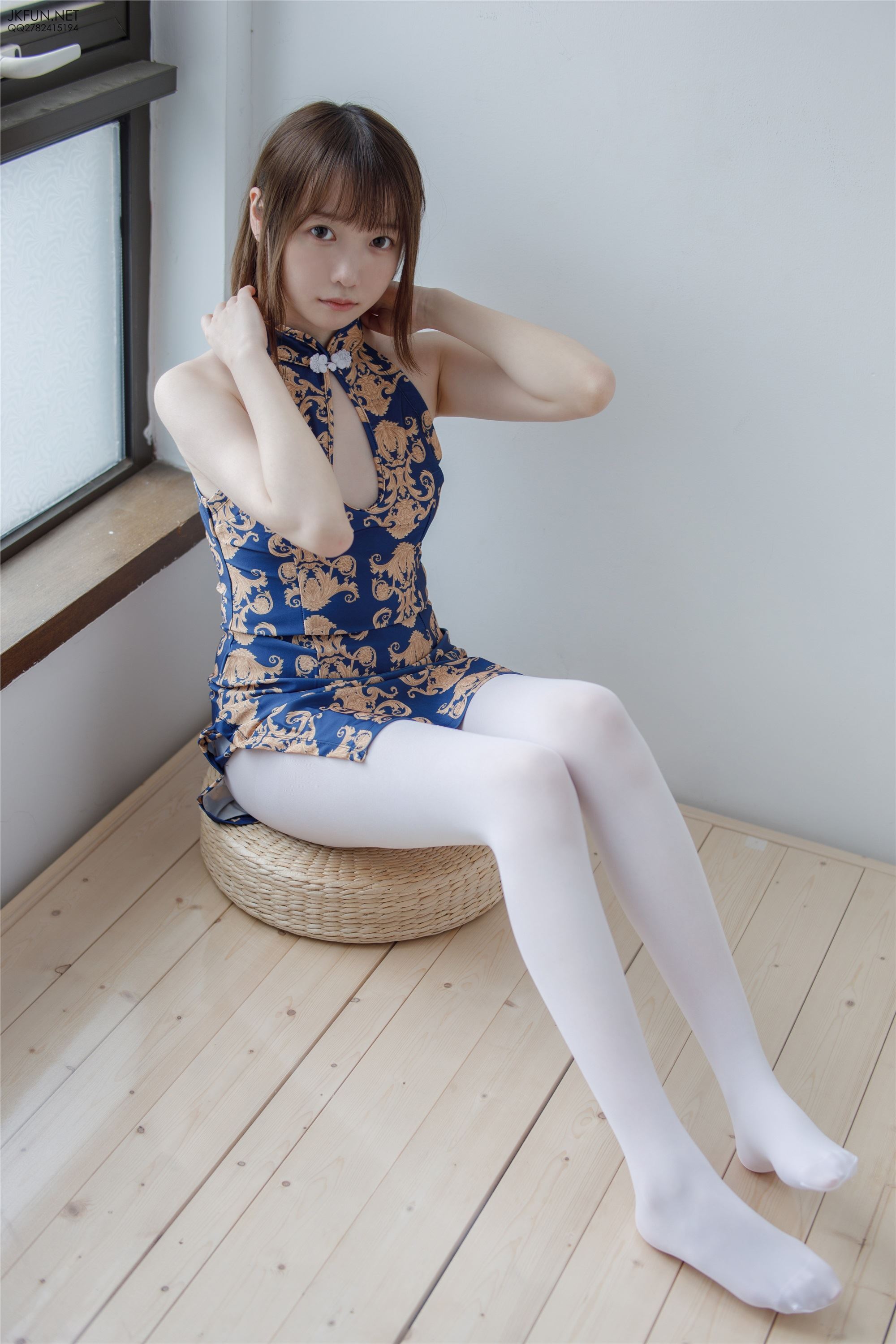 森萝财团萝莉丝足写真 JKFUN-008 Aika 60D白丝踩酱肉包