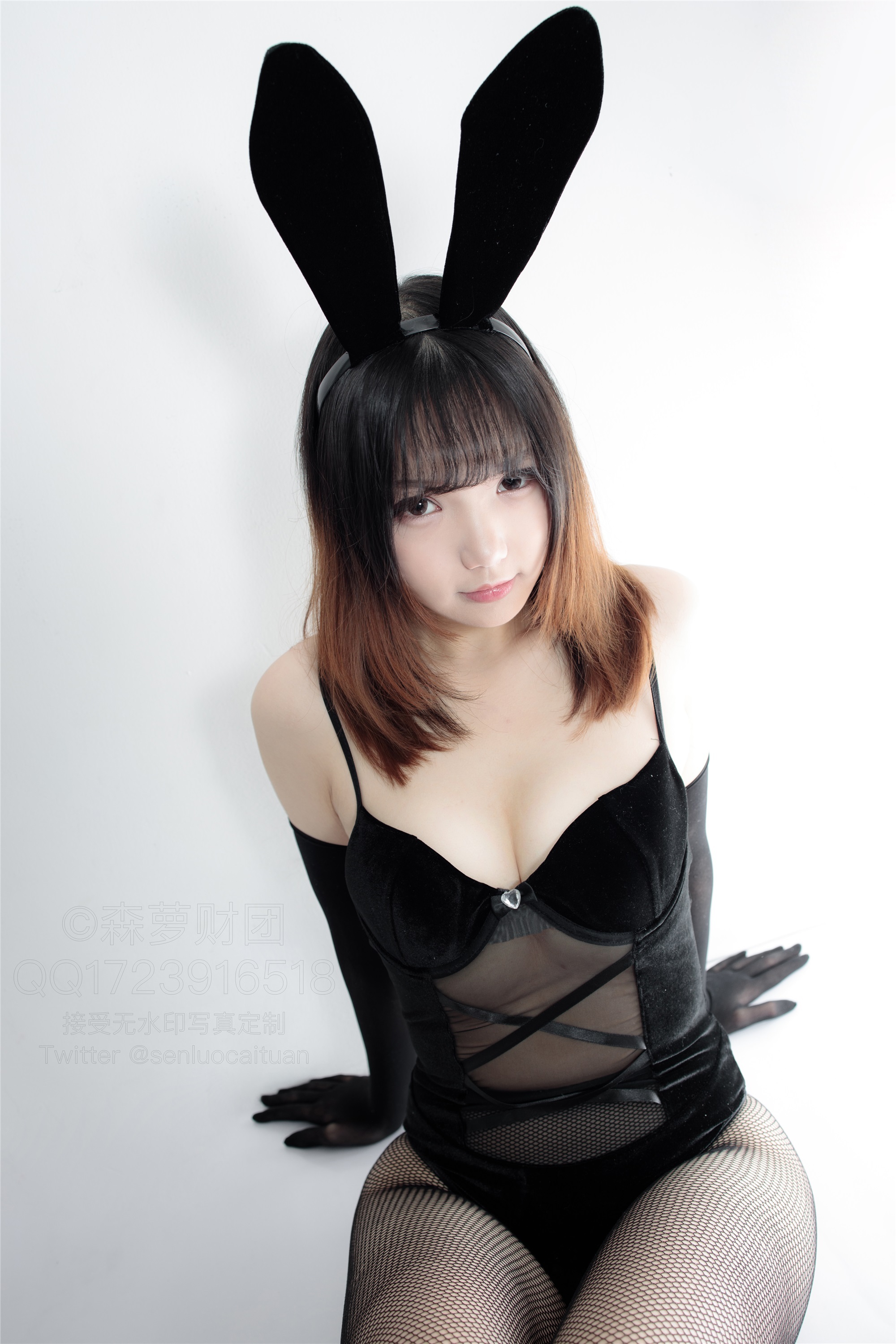 森萝财团萝莉丝足写真 WTMSB-002 黑丝网袜兔女郎