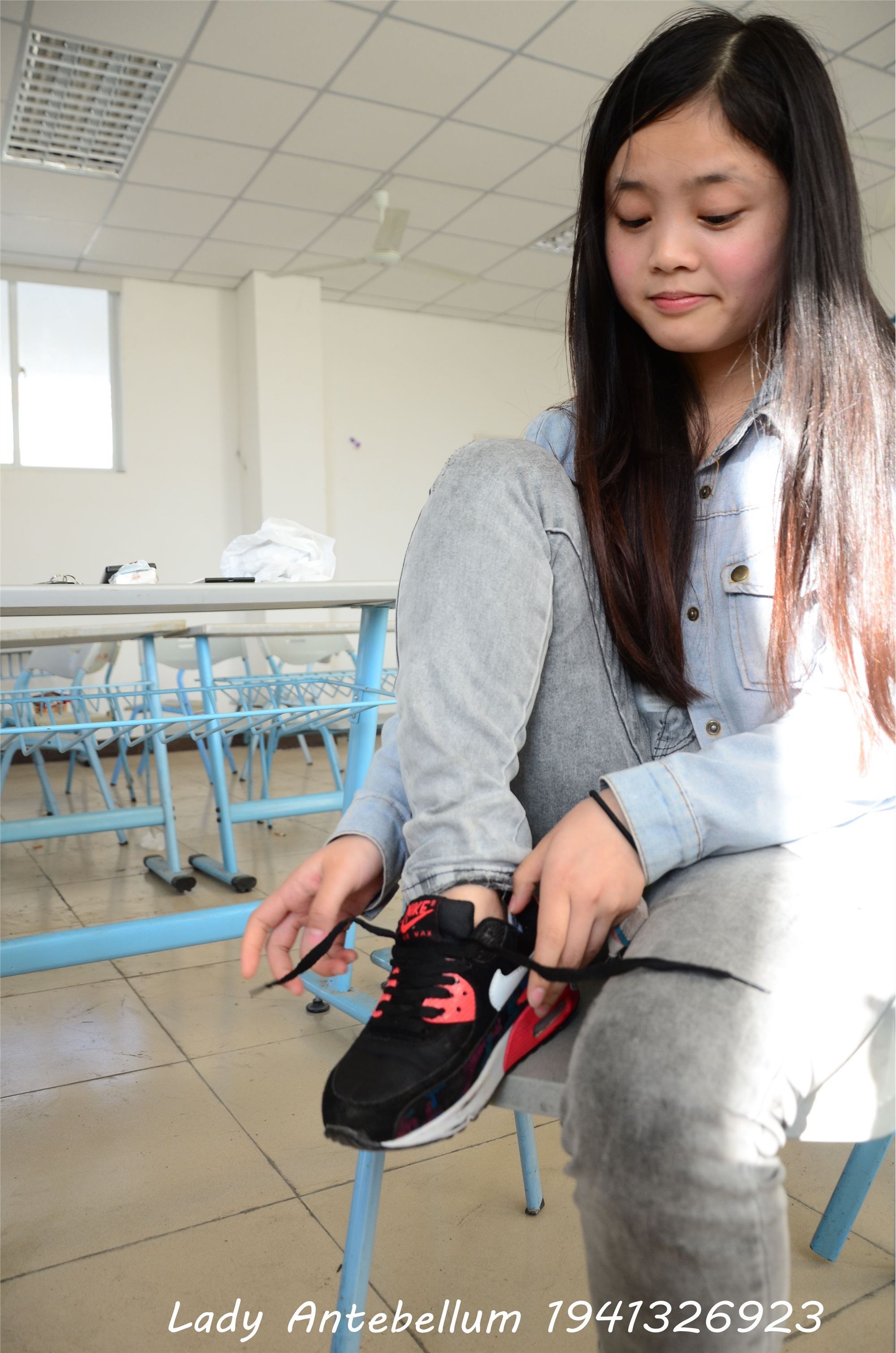 战前女神  恋足美腿棉袜女神级摄影套图 076