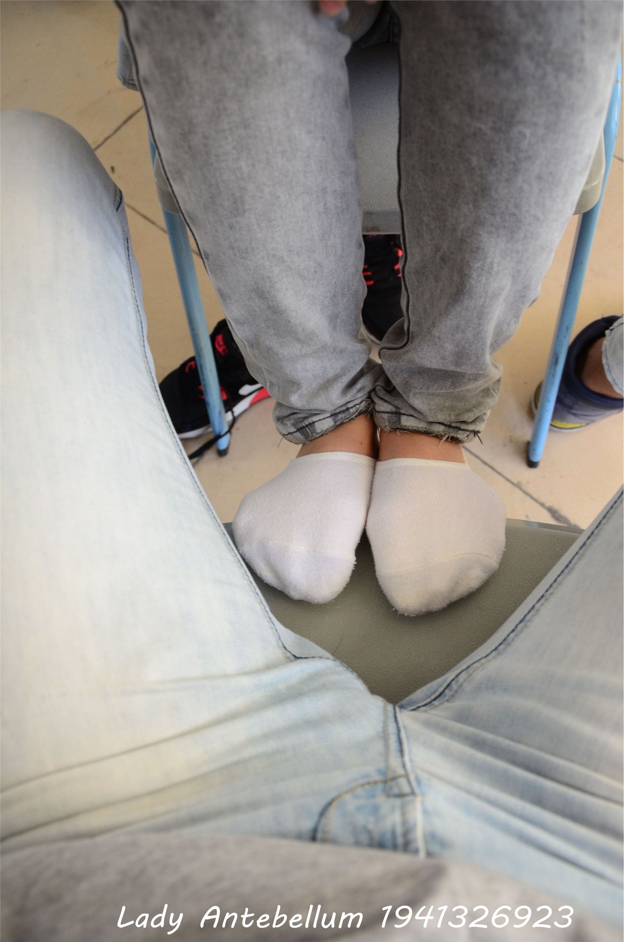 战前女神  恋足美腿棉袜女神级摄影套图 076