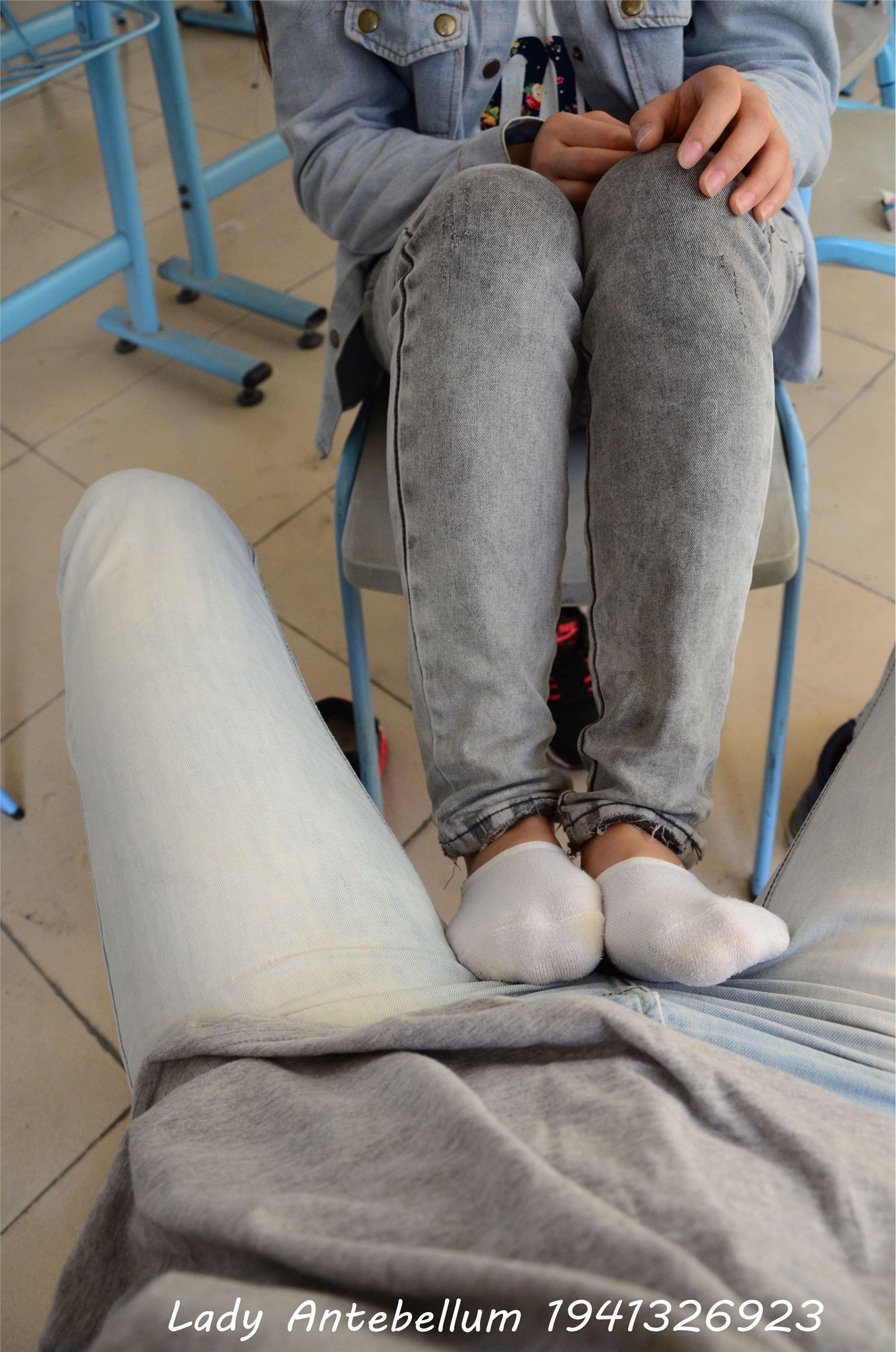 战前女神  恋足美腿棉袜女神级摄影套图 076