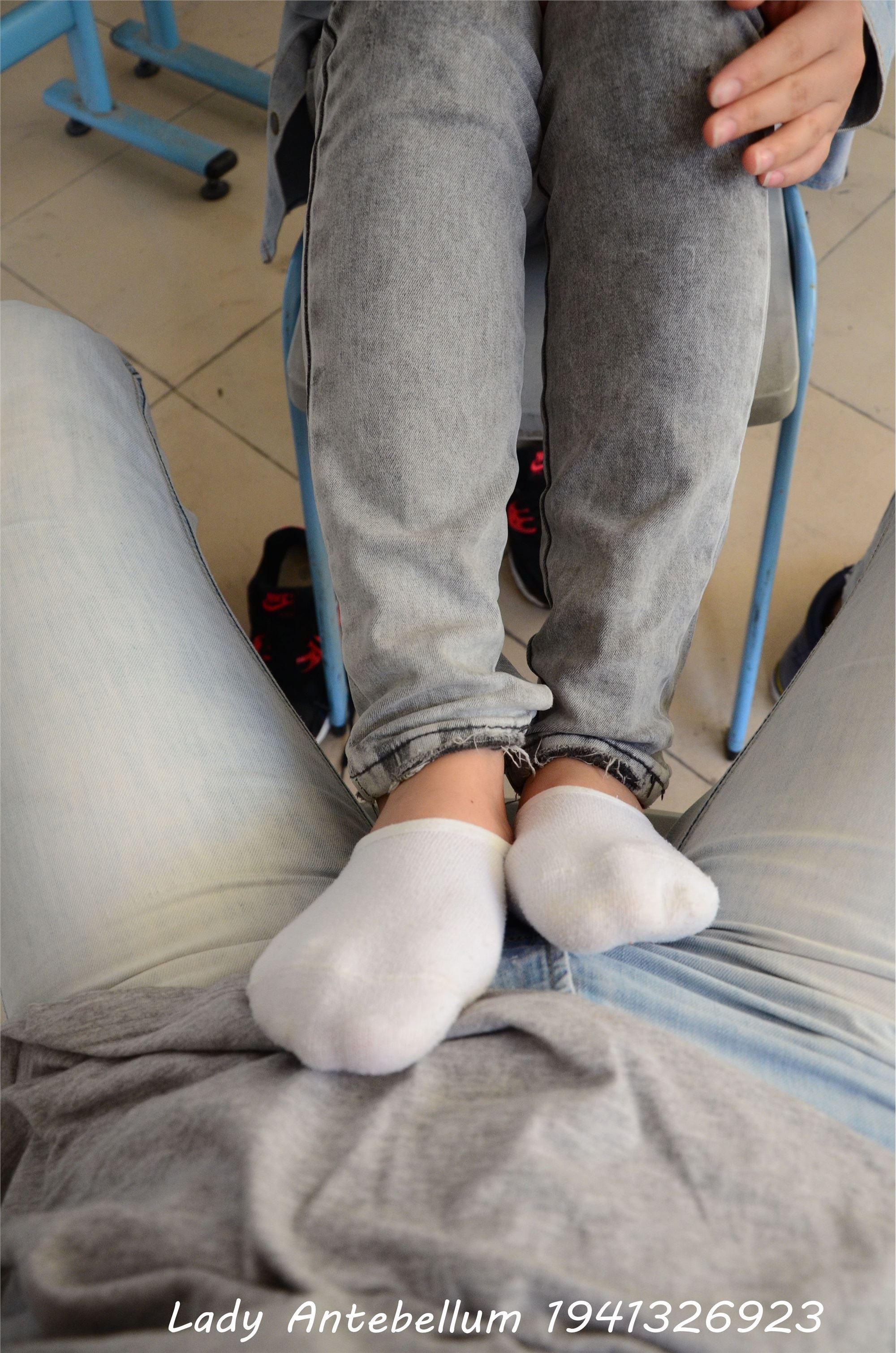 战前女神  恋足美腿棉袜女神级摄影套图 076