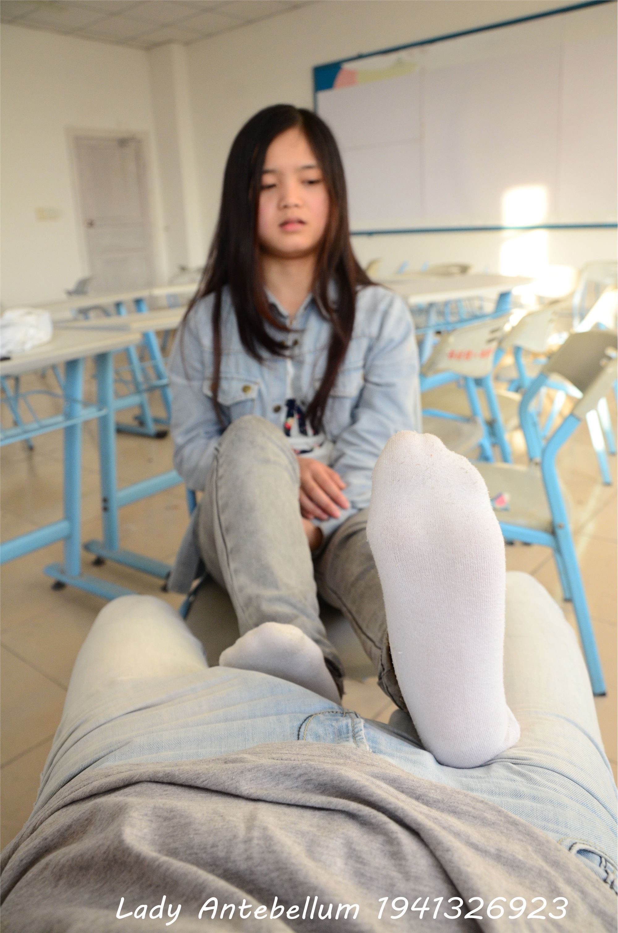 战前女神  恋足美腿棉袜女神级摄影套图 076