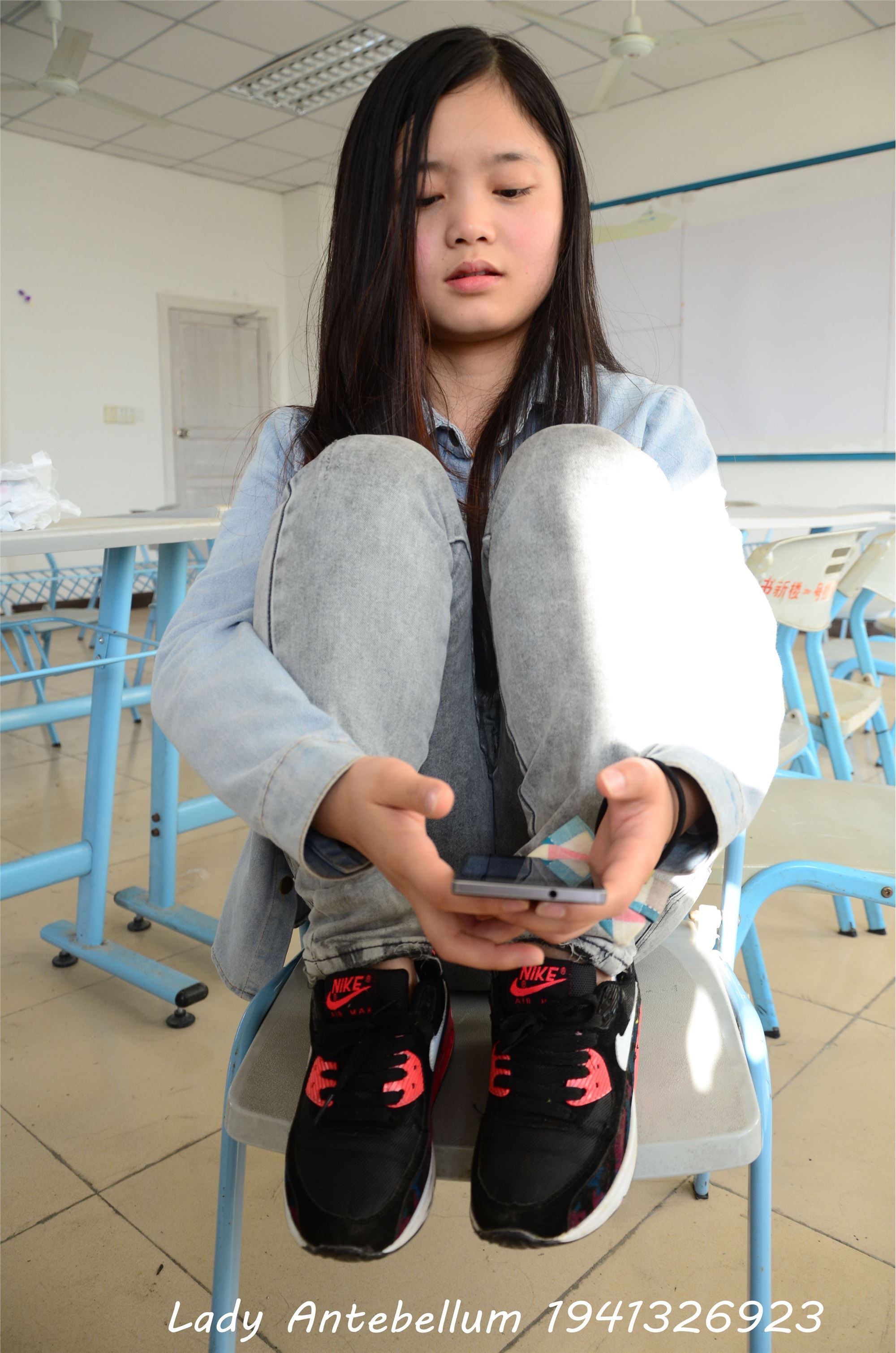 战前女神  恋足美腿棉袜女神级摄影套图 076