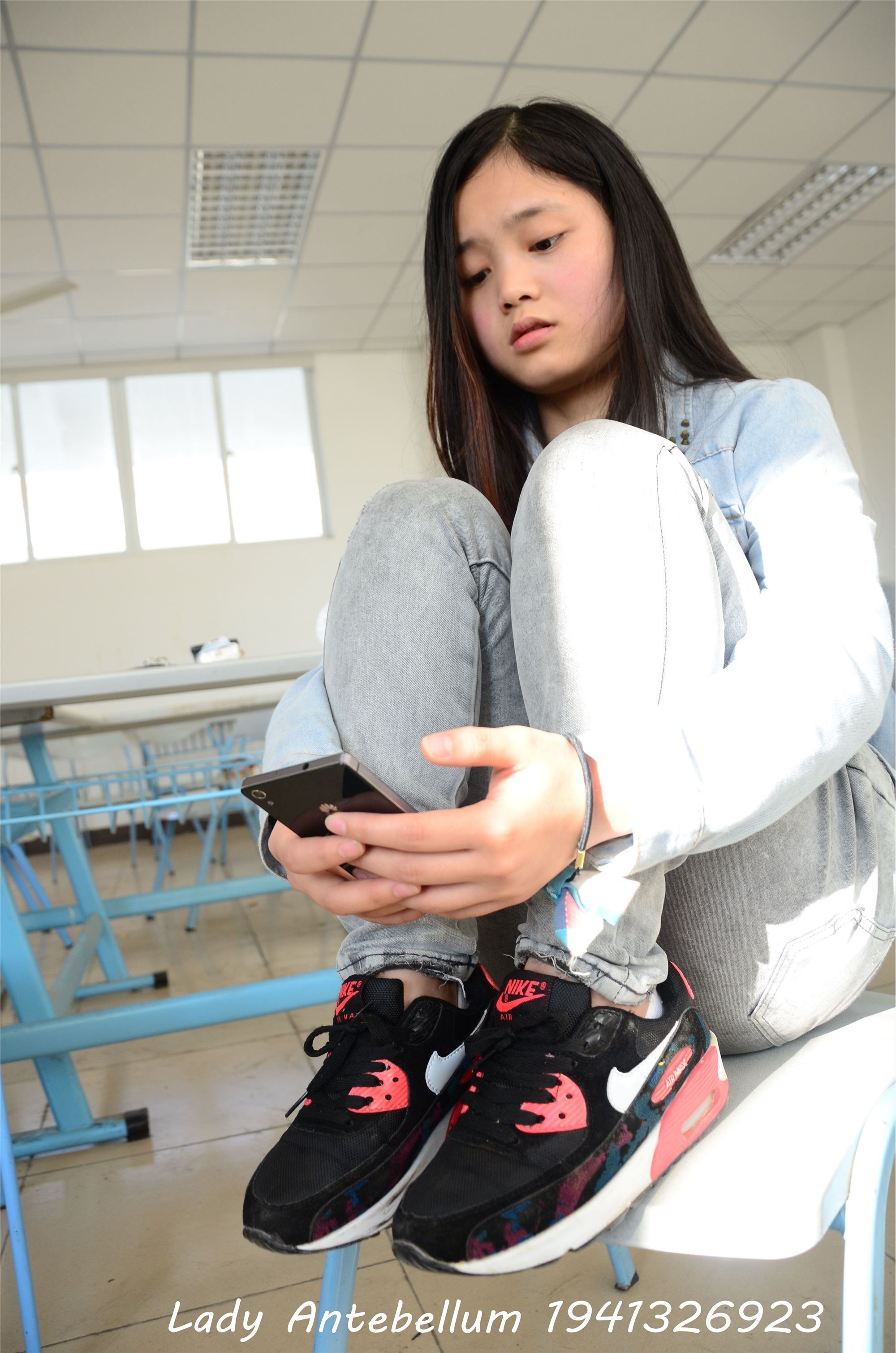 战前女神  恋足美腿棉袜女神级摄影套图 076