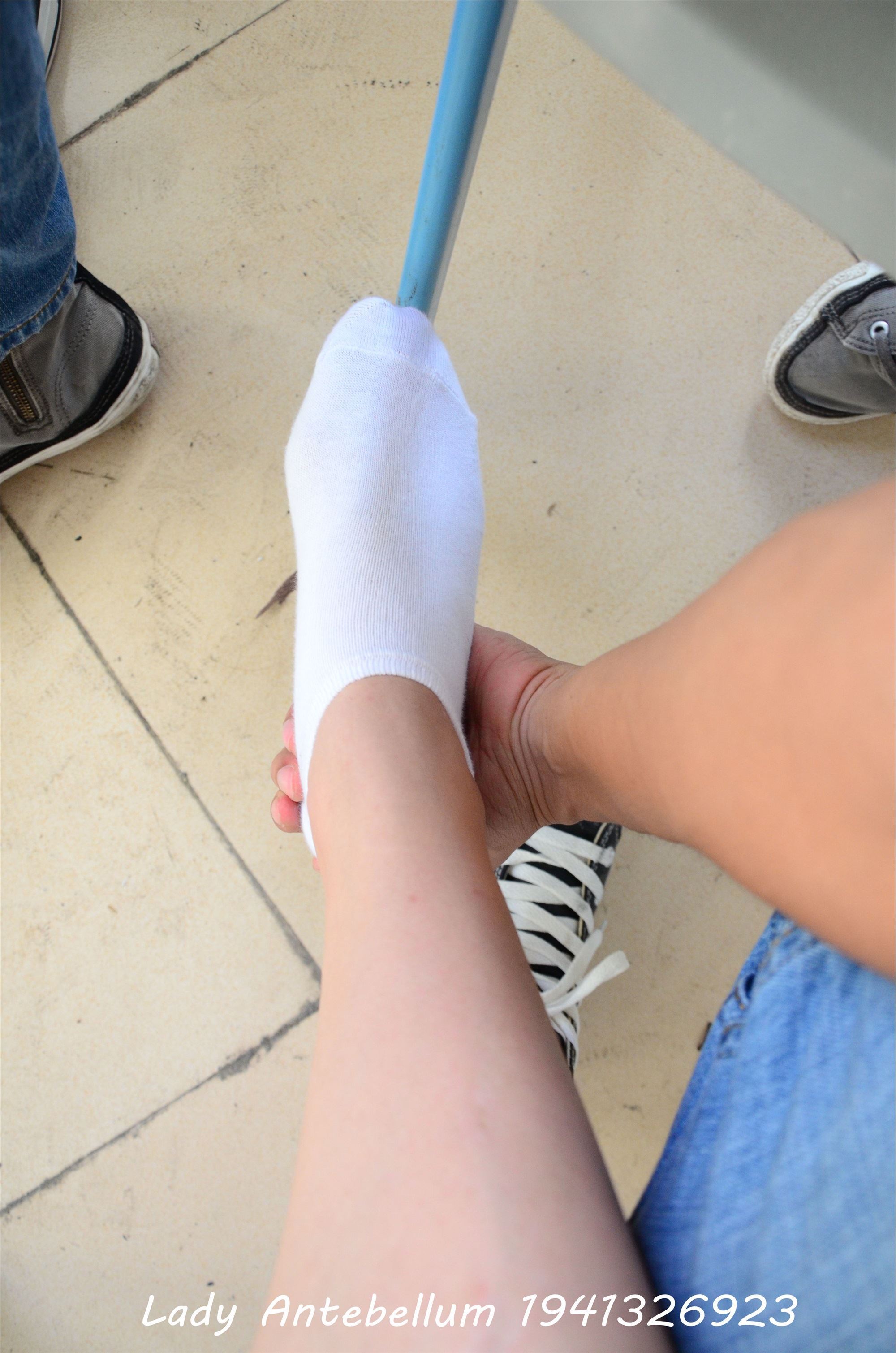 战前女神  恋足美腿棉袜女神级摄影套图 077