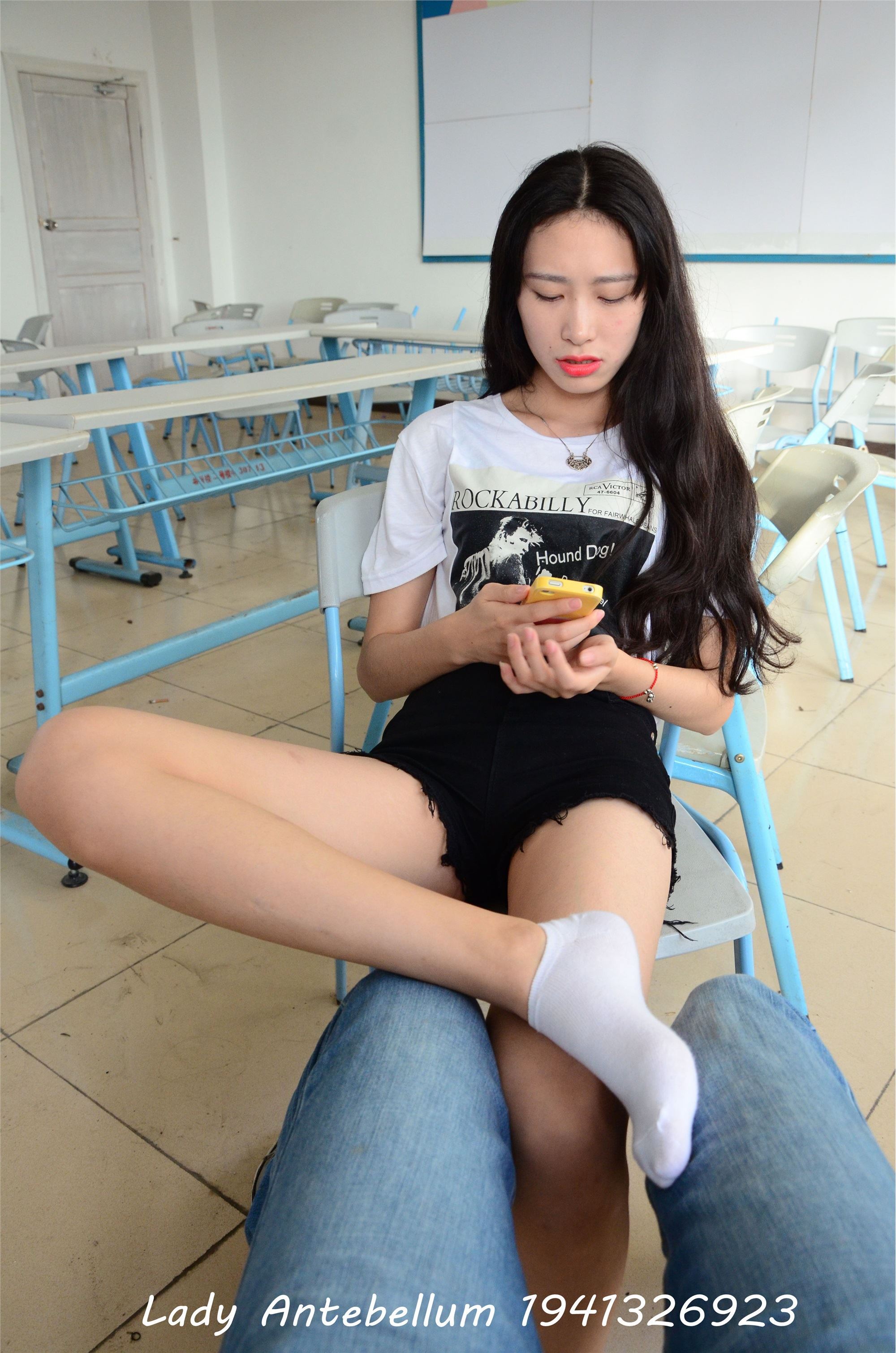 战前女神  恋足美腿棉袜女神级摄影套图 077