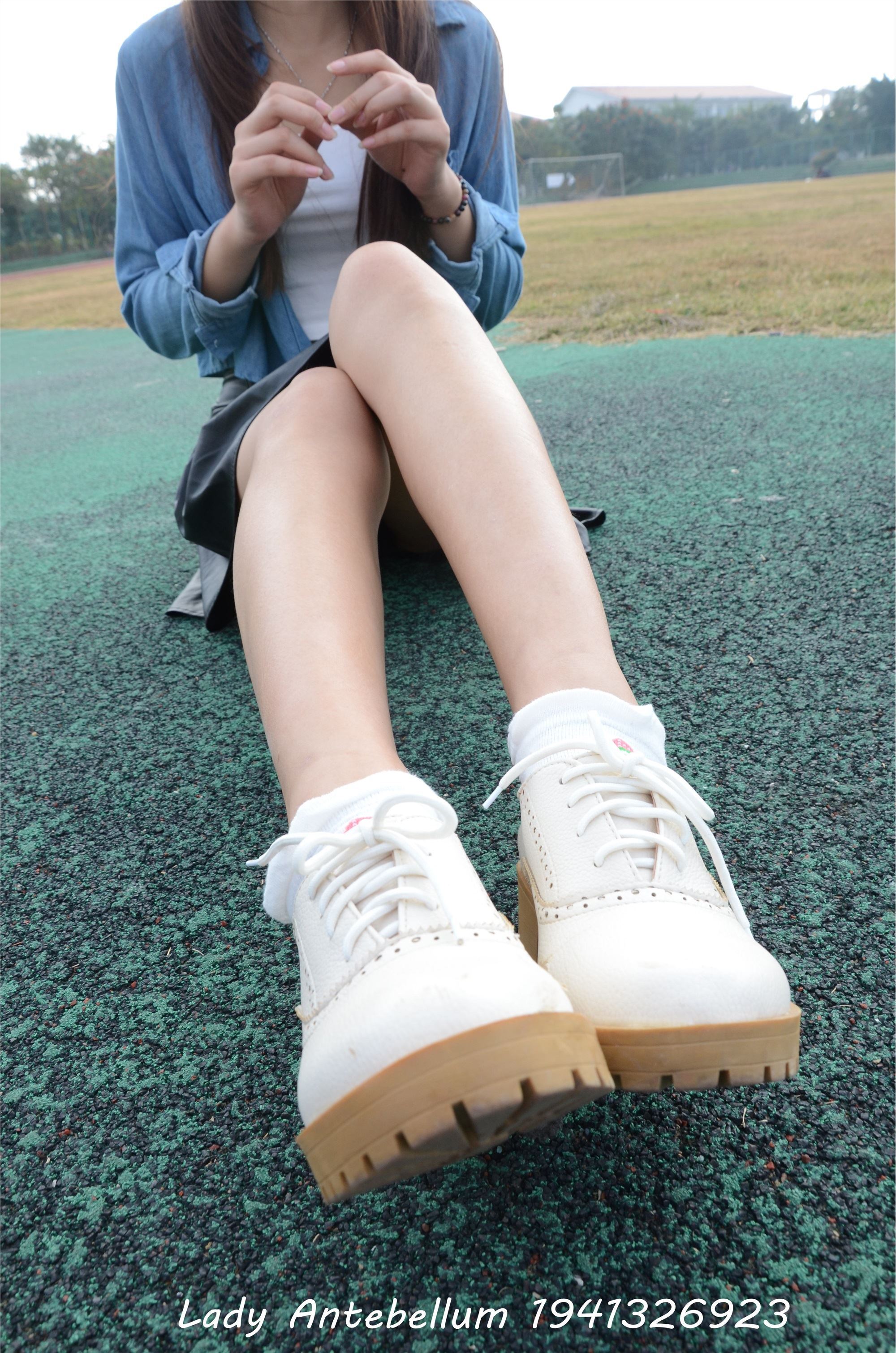 战前女神  恋足美腿棉袜女神级摄影套图 078