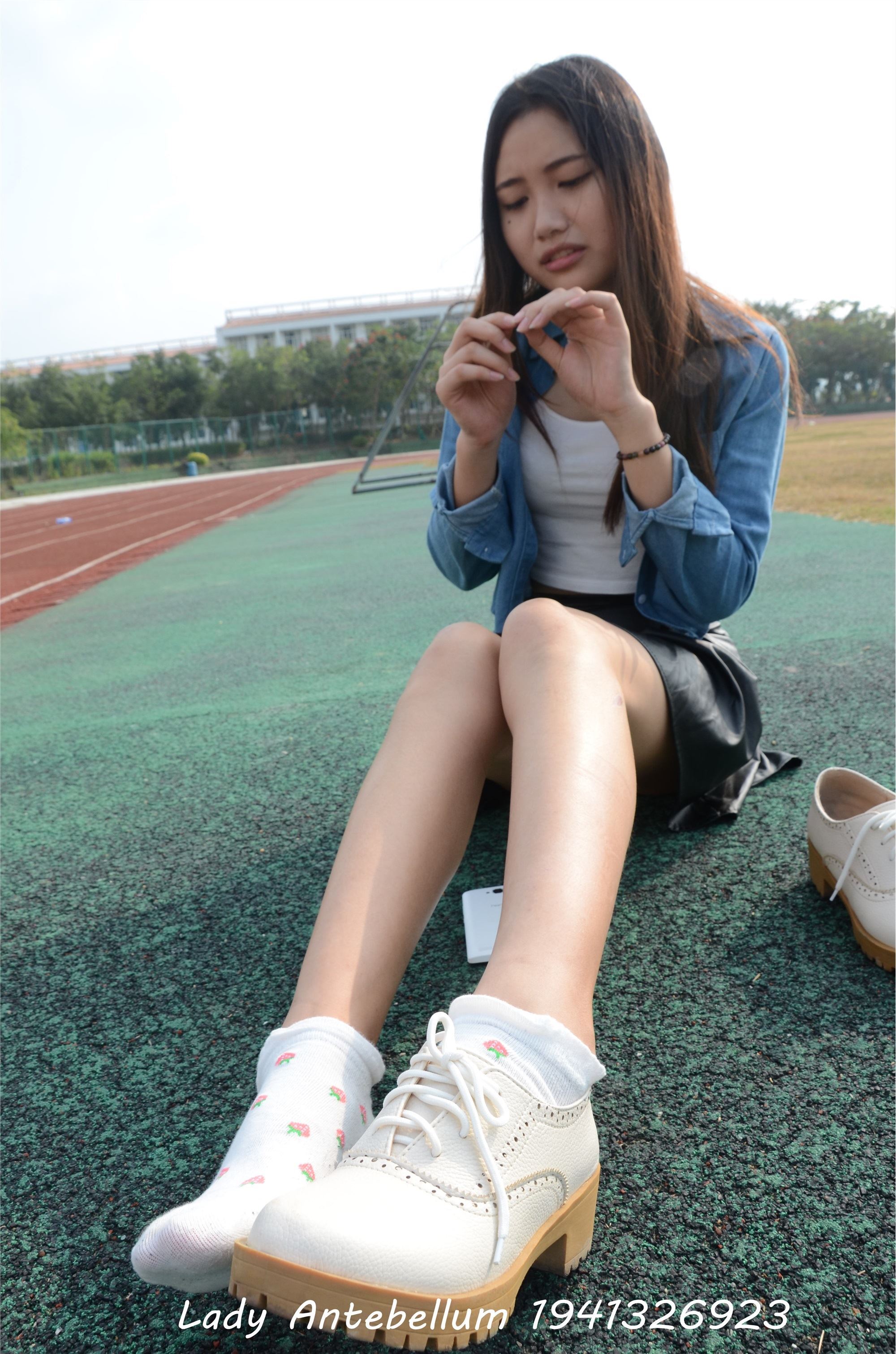 战前女神  恋足美腿棉袜女神级摄影套图 078