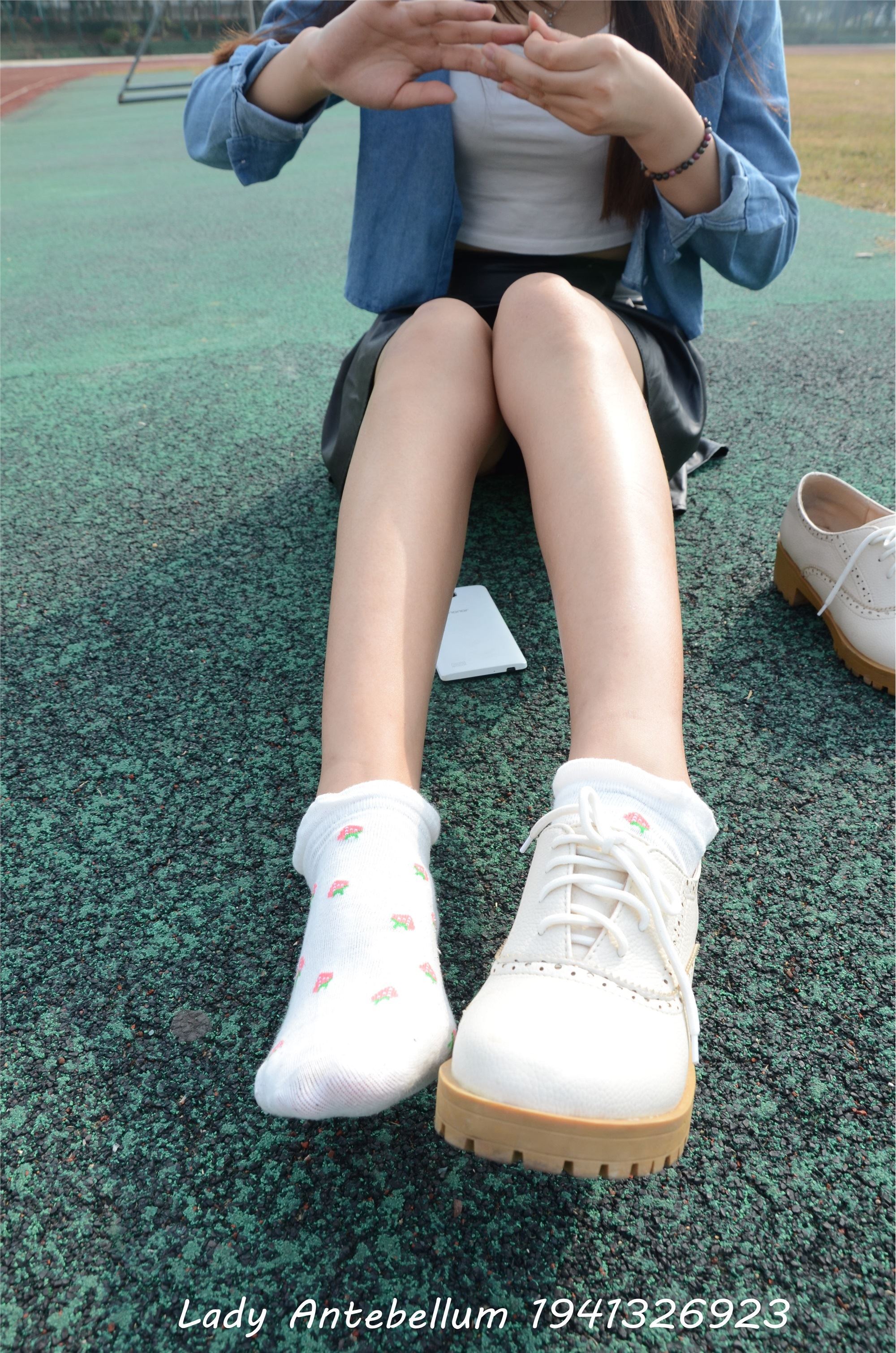 战前女神  恋足美腿棉袜女神级摄影套图 078