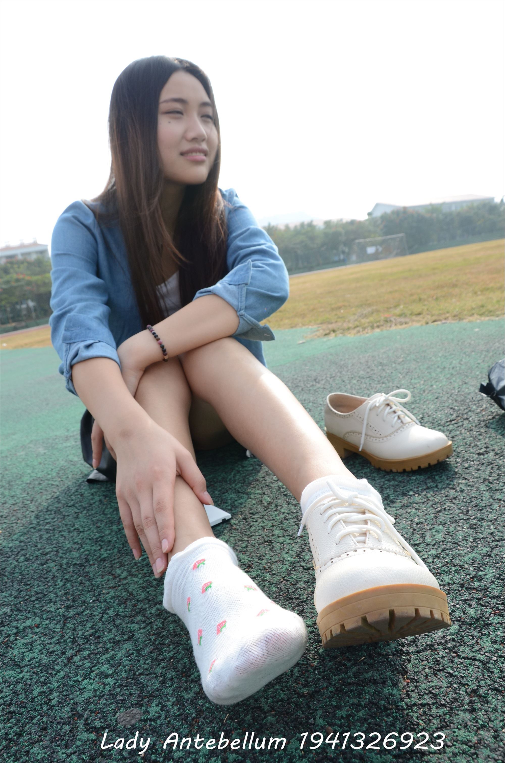 战前女神  恋足美腿棉袜女神级摄影套图 078