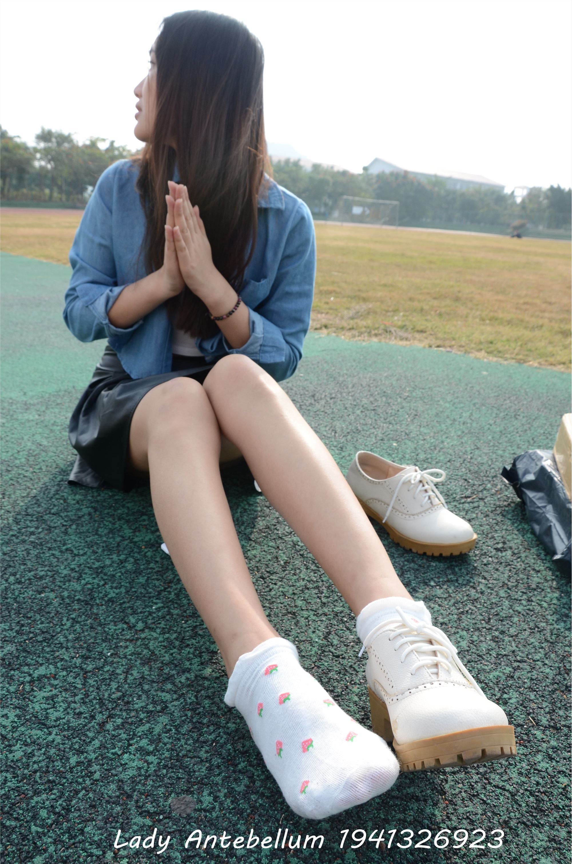 战前女神  恋足美腿棉袜女神级摄影套图 078