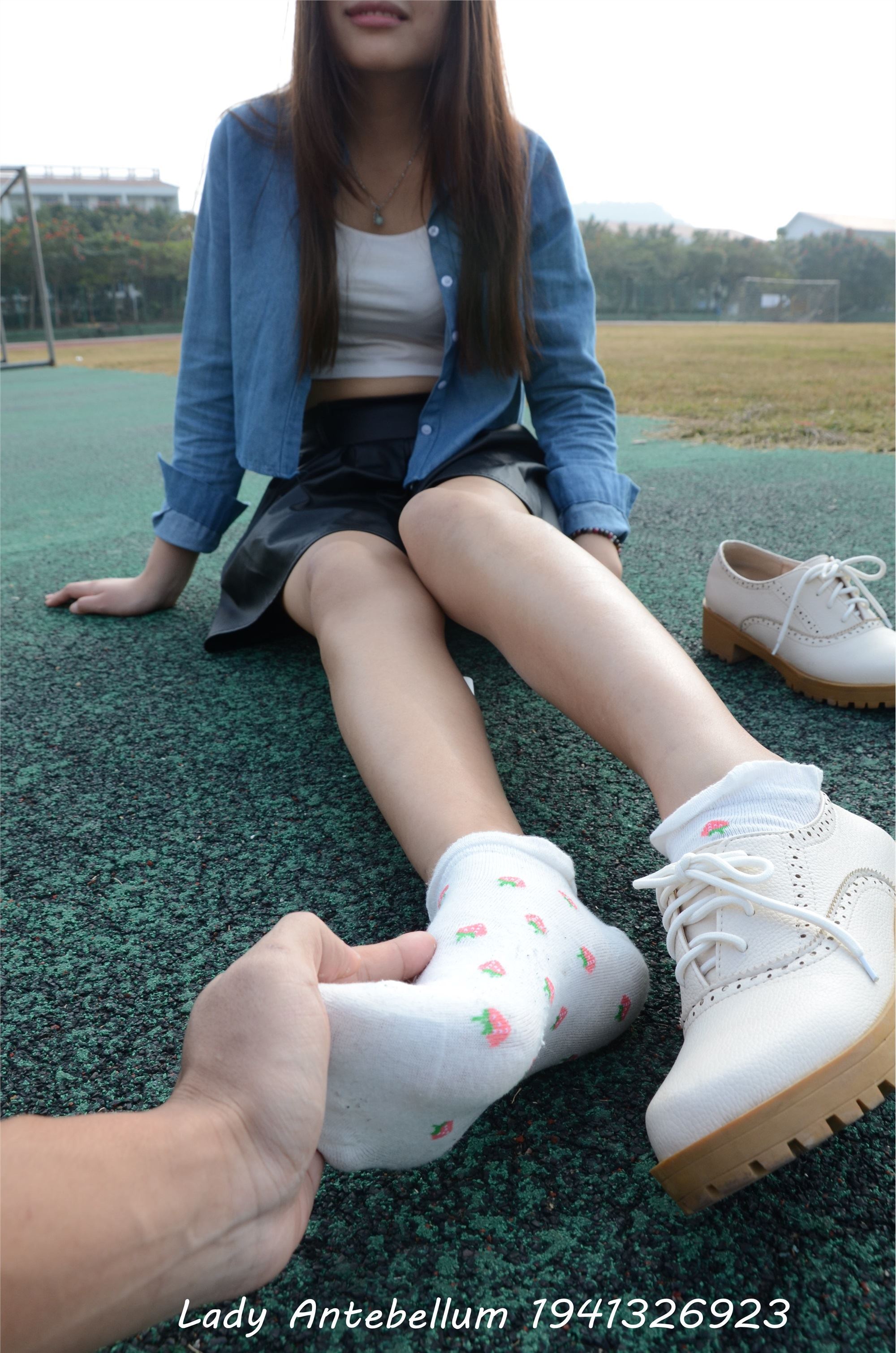 战前女神  恋足美腿棉袜女神级摄影套图 078