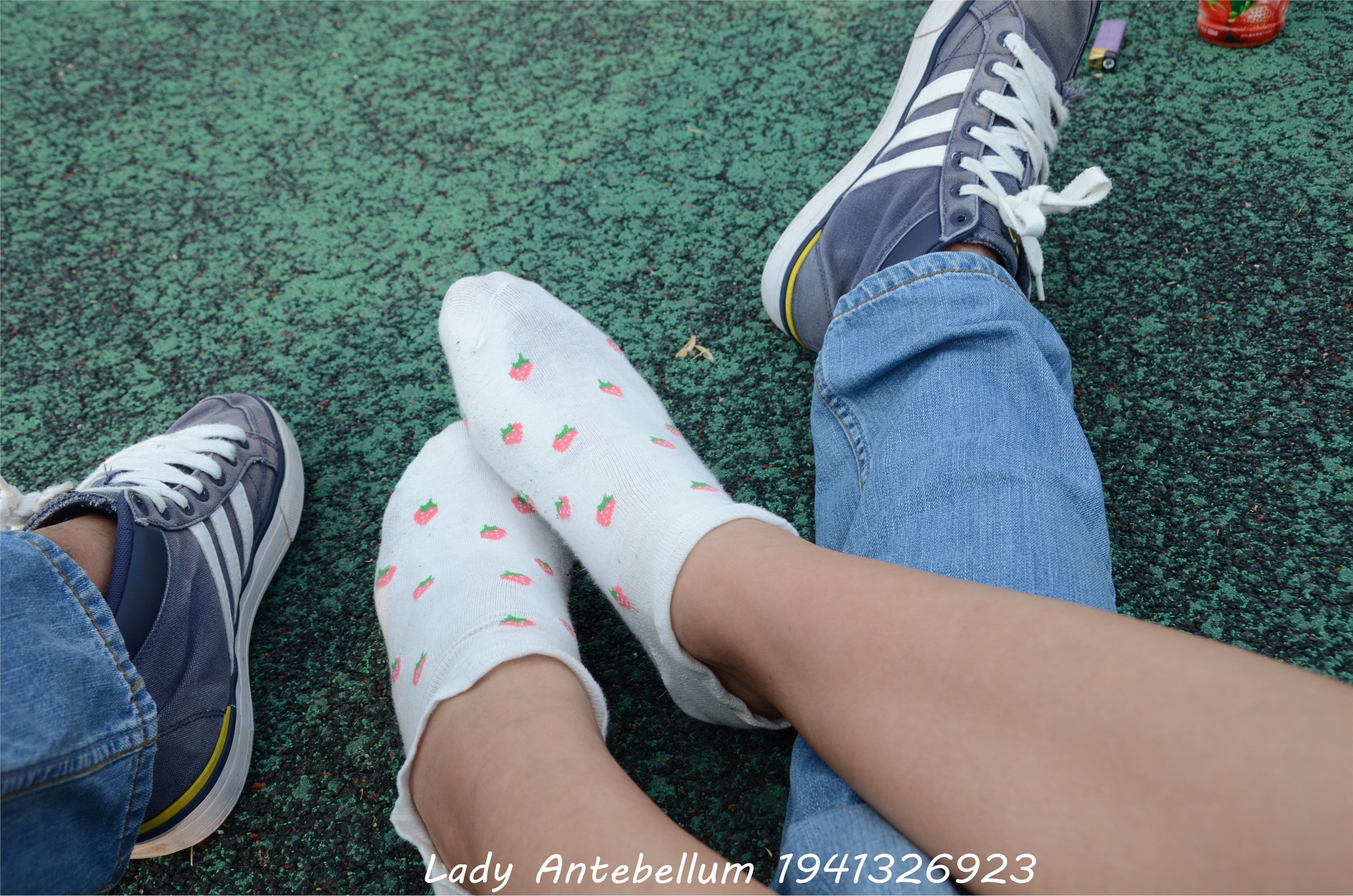 战前女神  恋足美腿棉袜女神级摄影套图 078