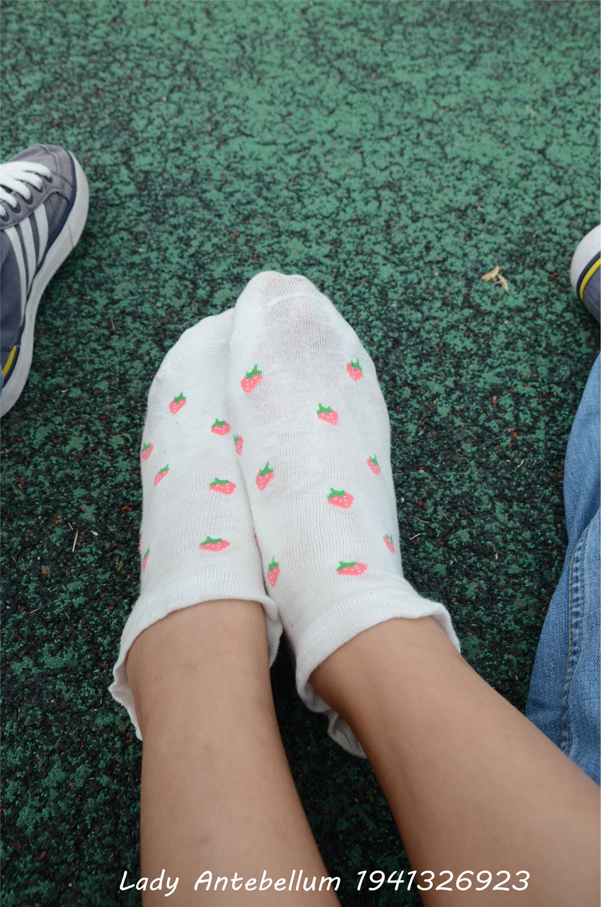 战前女神  恋足美腿棉袜女神级摄影套图 078