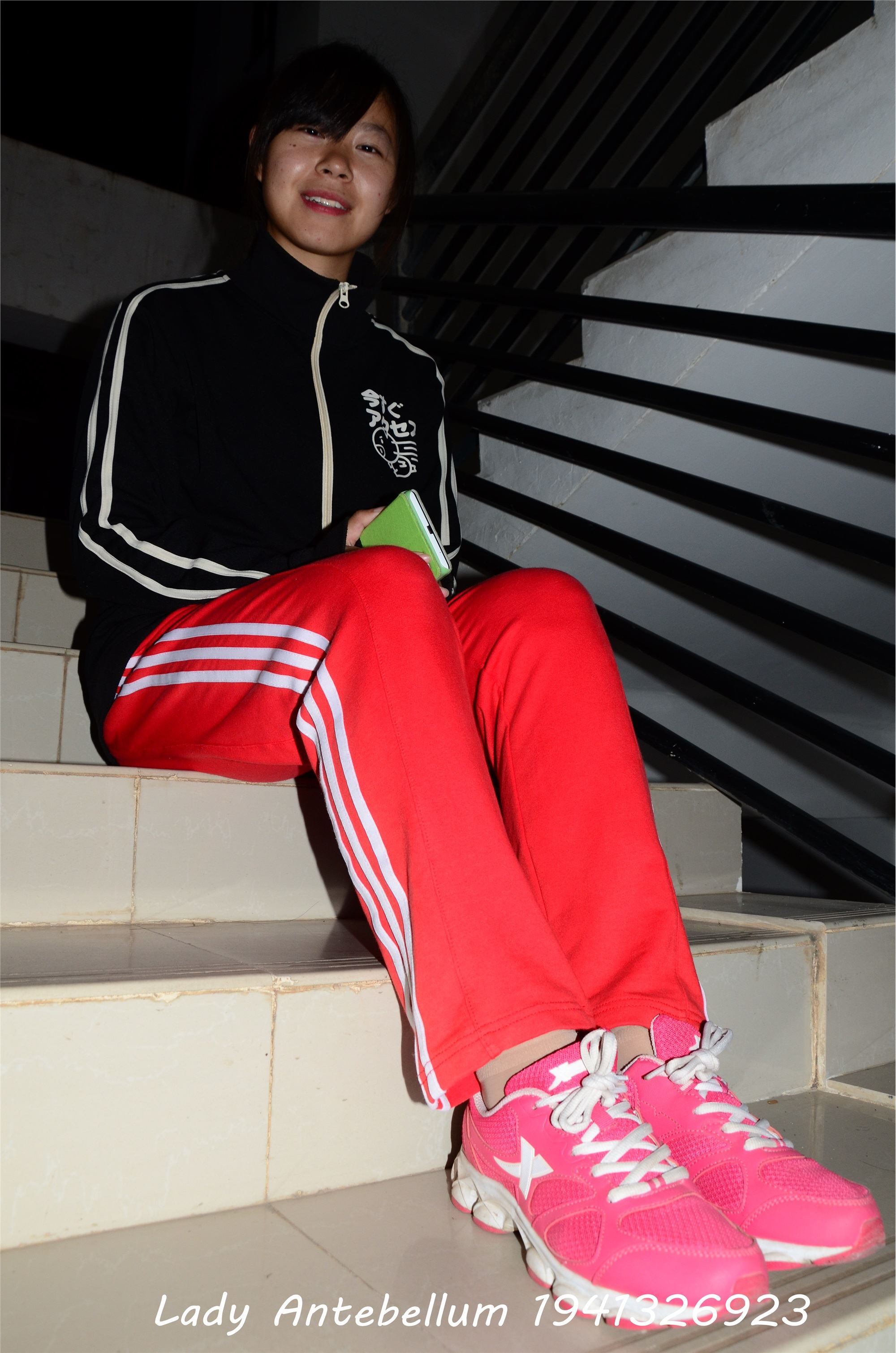 战前女神  恋足美腿棉袜女神级摄影套图 079