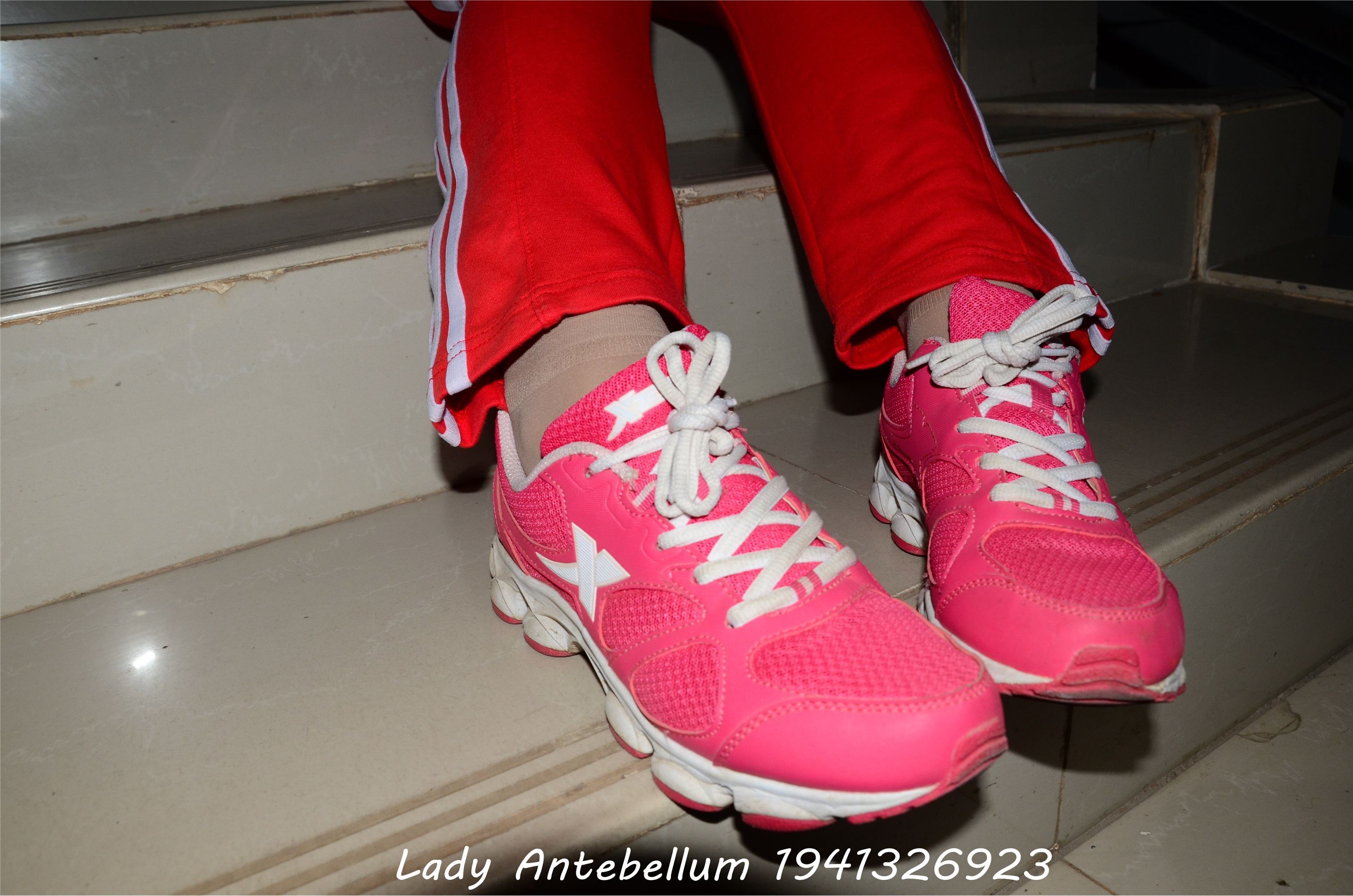 战前女神  恋足美腿棉袜女神级摄影套图 079