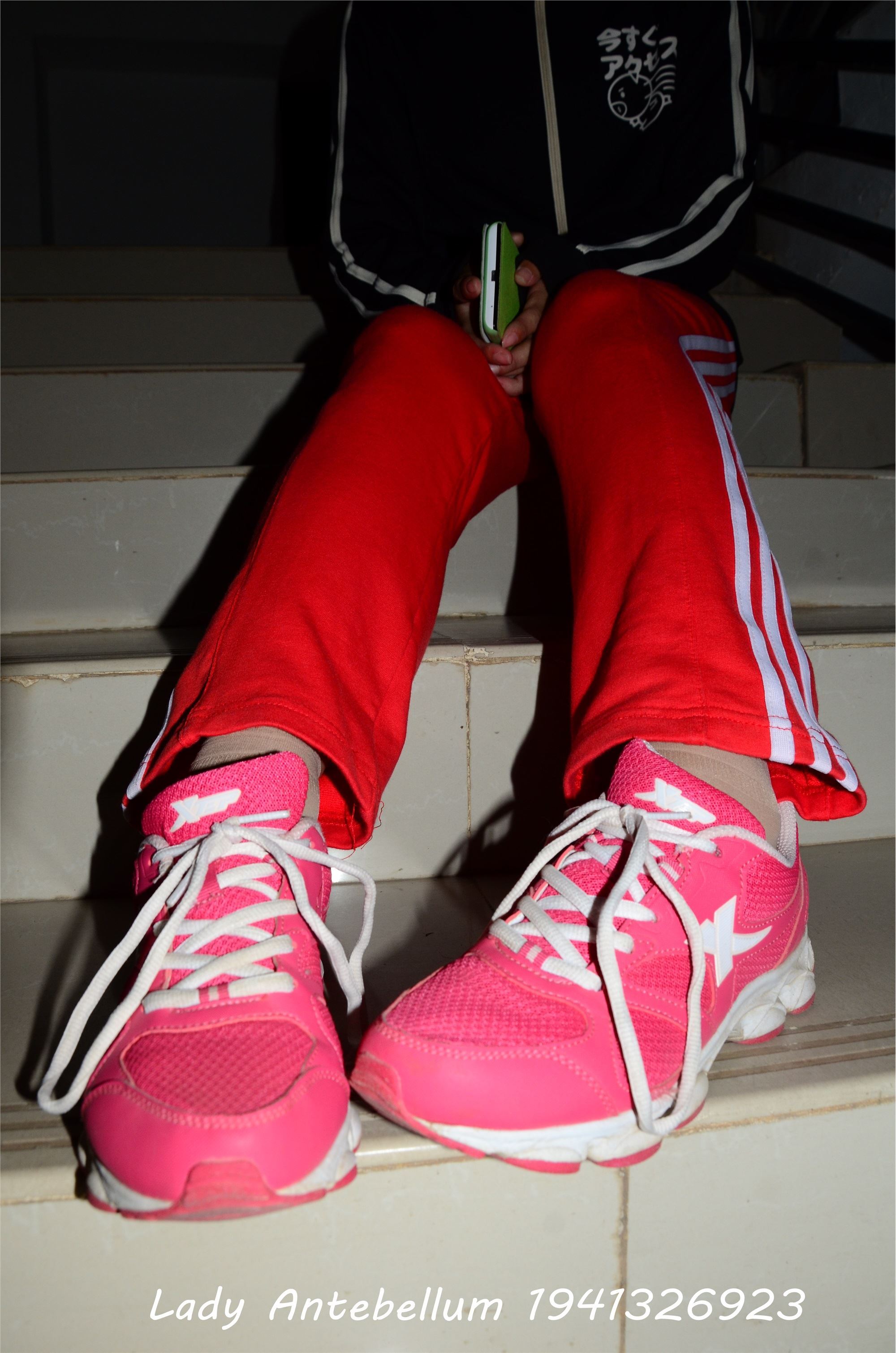 战前女神  恋足美腿棉袜女神级摄影套图 079