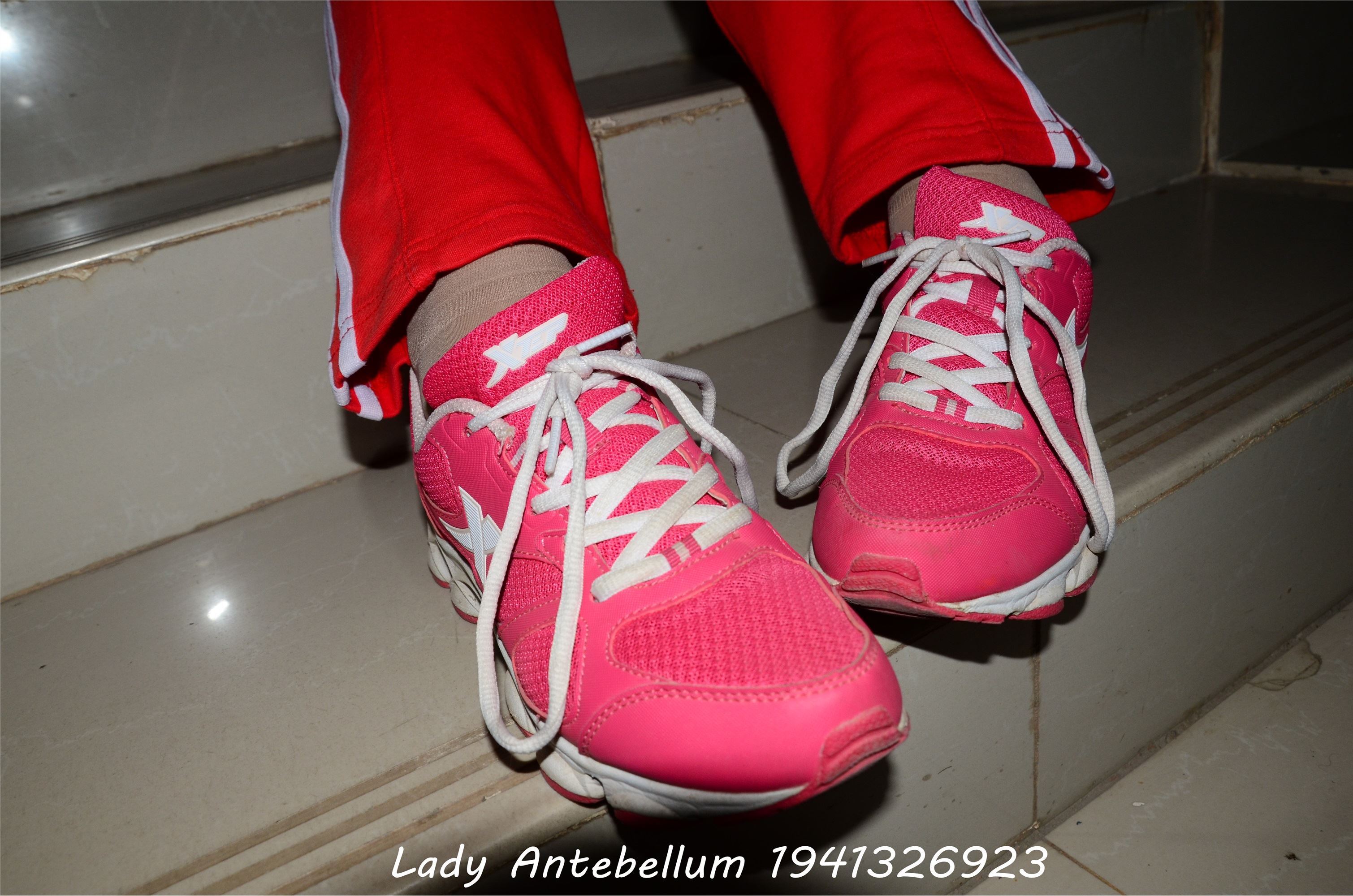 战前女神  恋足美腿棉袜女神级摄影套图 079