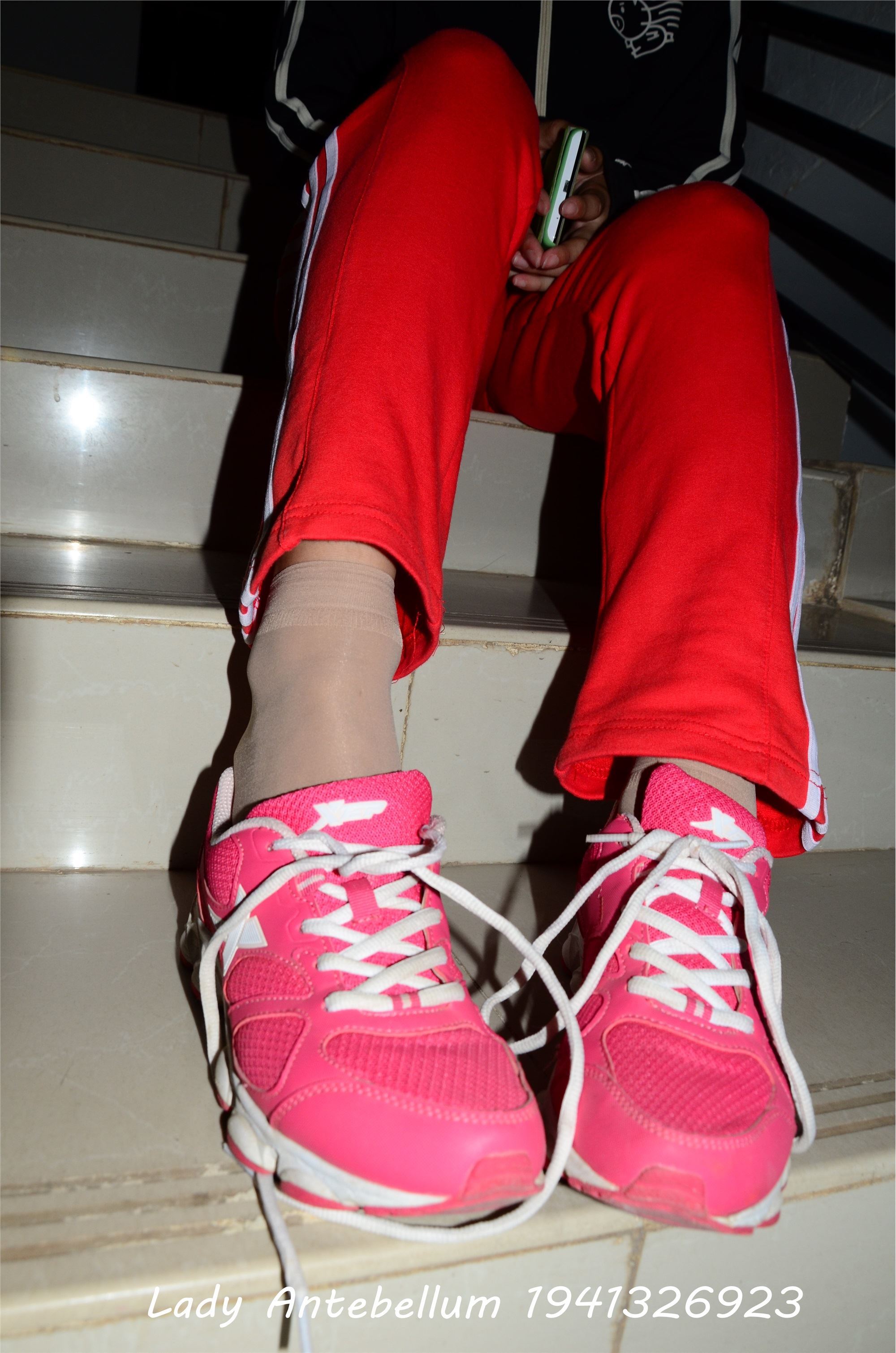 战前女神  恋足美腿棉袜女神级摄影套图 079