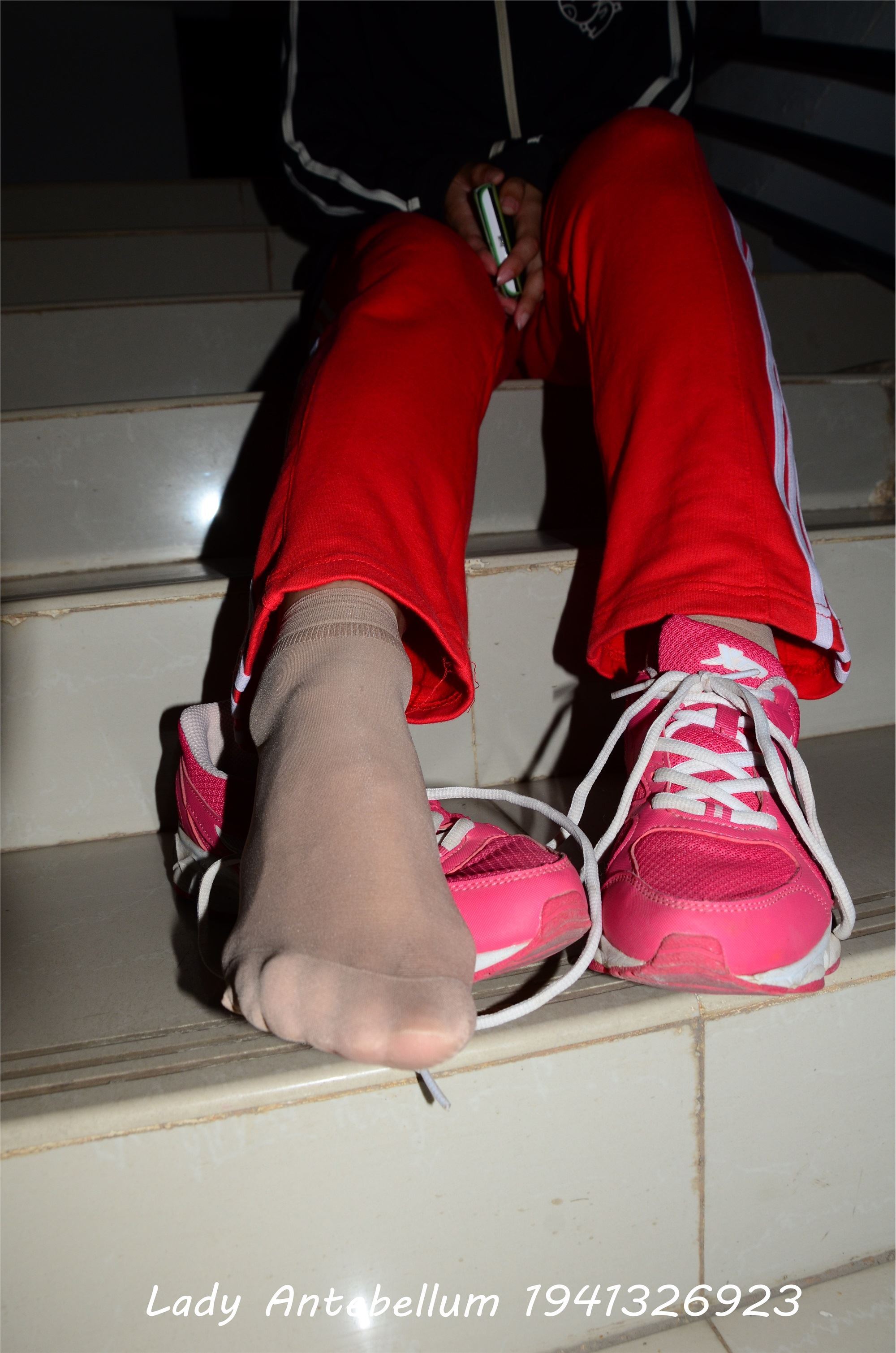 战前女神  恋足美腿棉袜女神级摄影套图 079