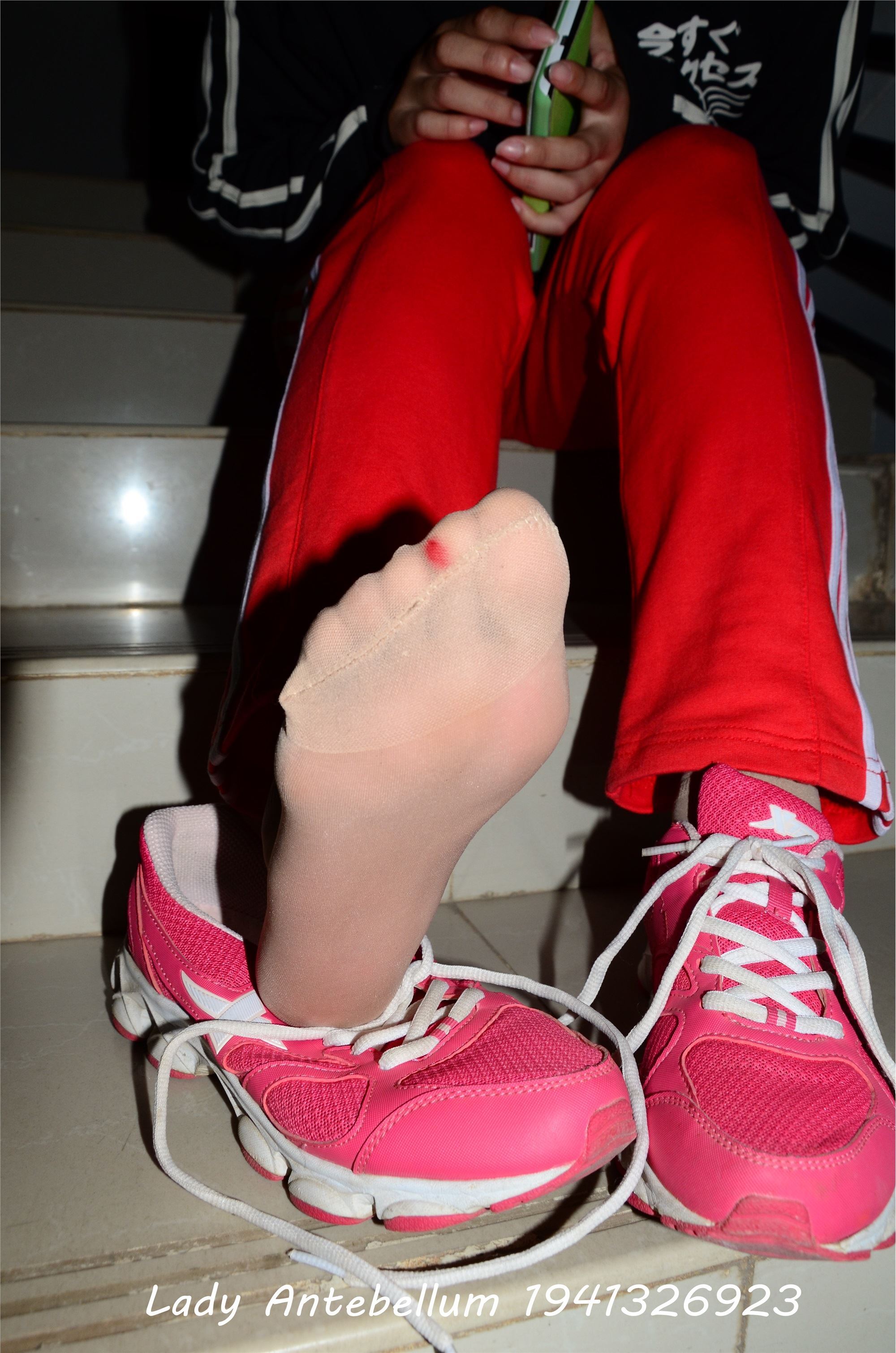 战前女神  恋足美腿棉袜女神级摄影套图 079