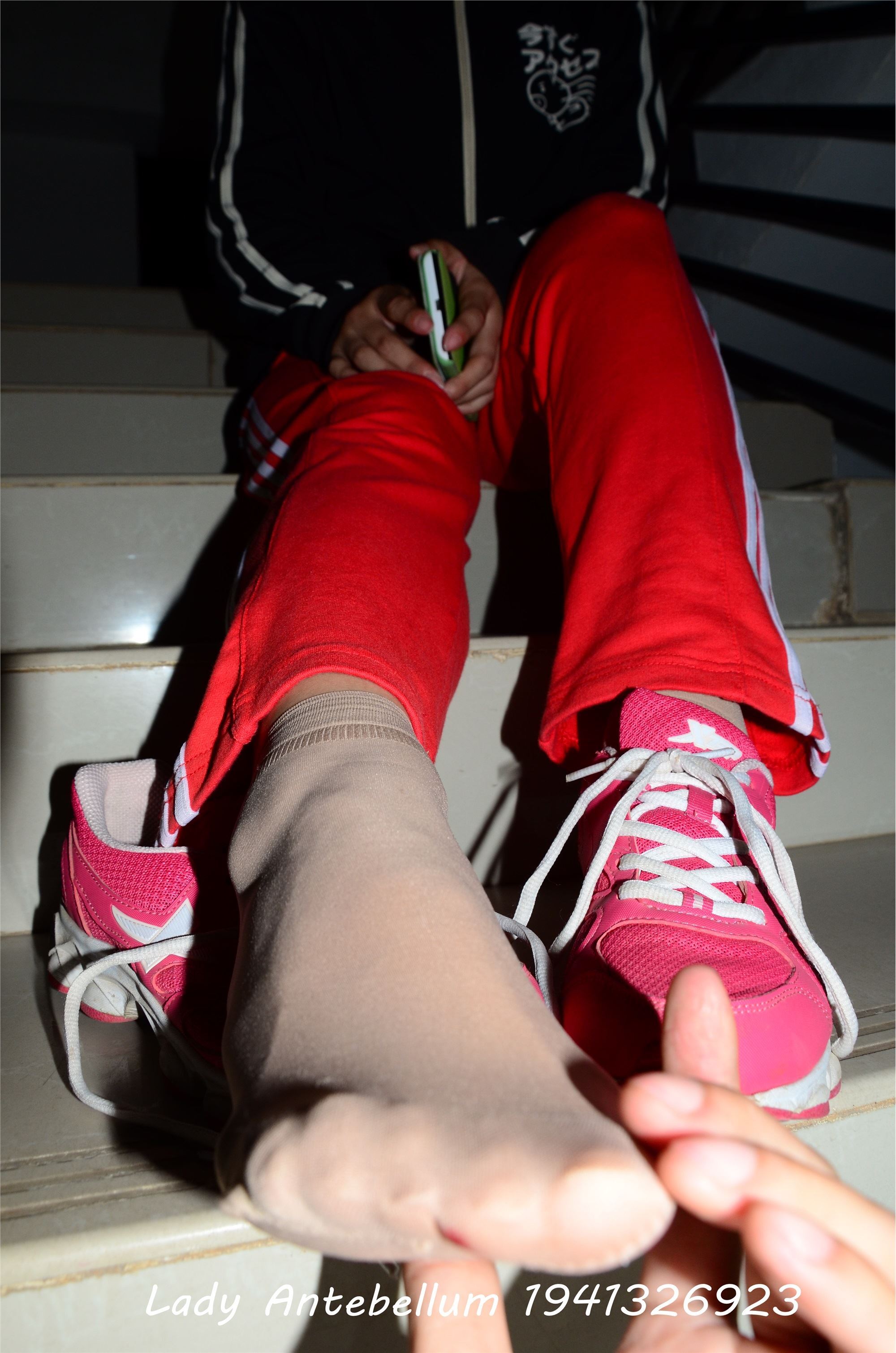 战前女神  恋足美腿棉袜女神级摄影套图 079