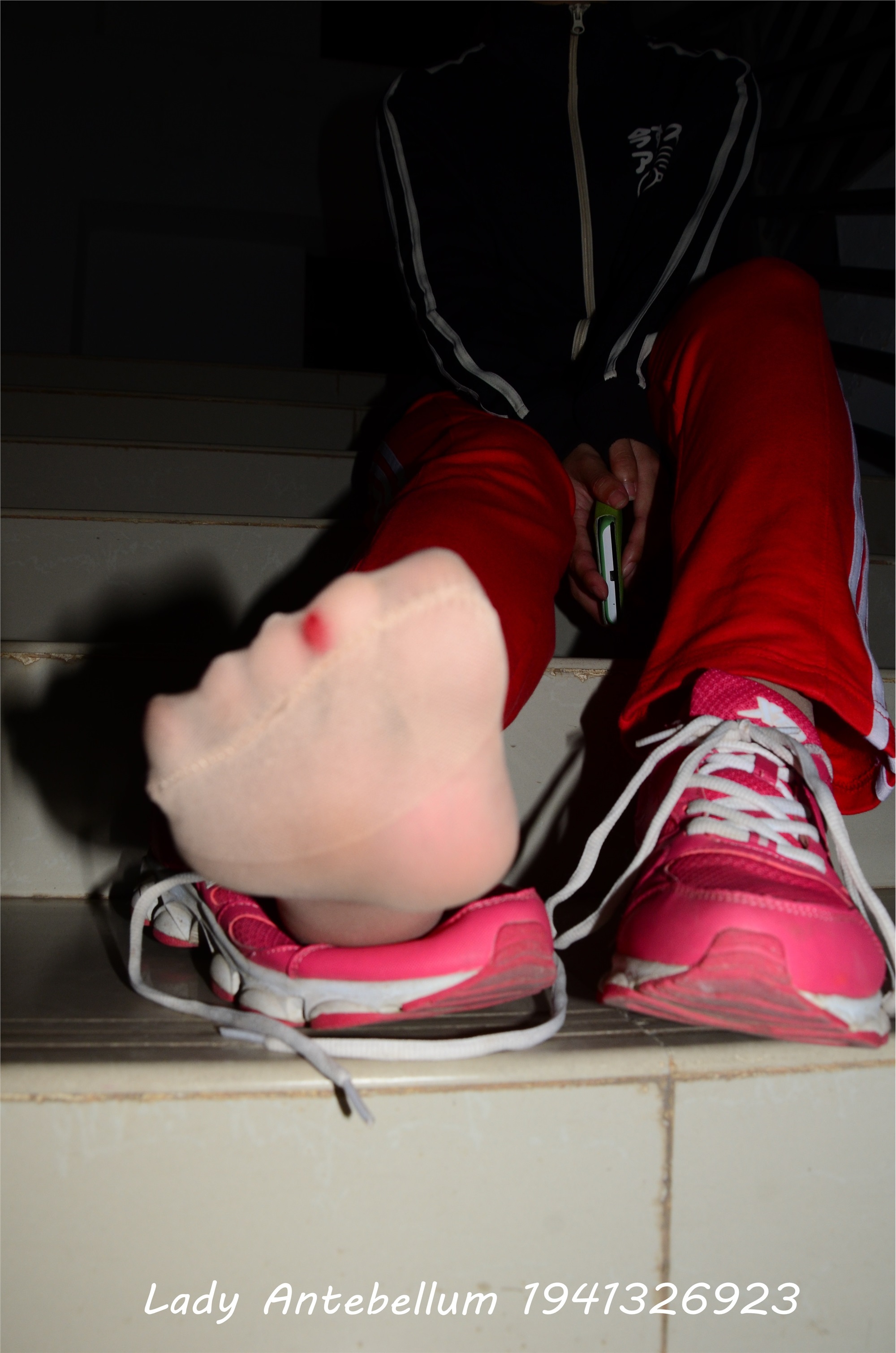 战前女神  恋足美腿棉袜女神级摄影套图 079