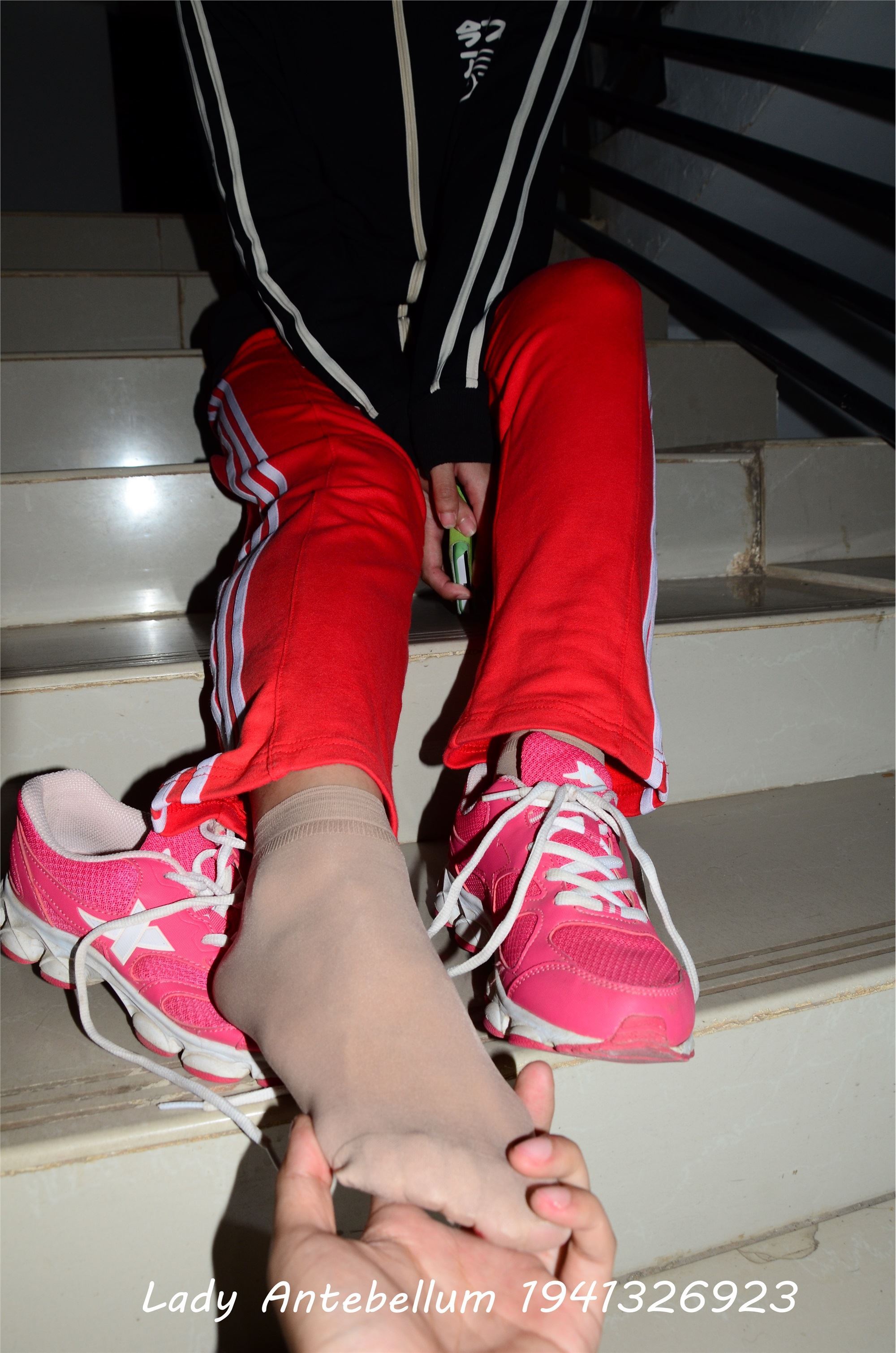 战前女神  恋足美腿棉袜女神级摄影套图 079