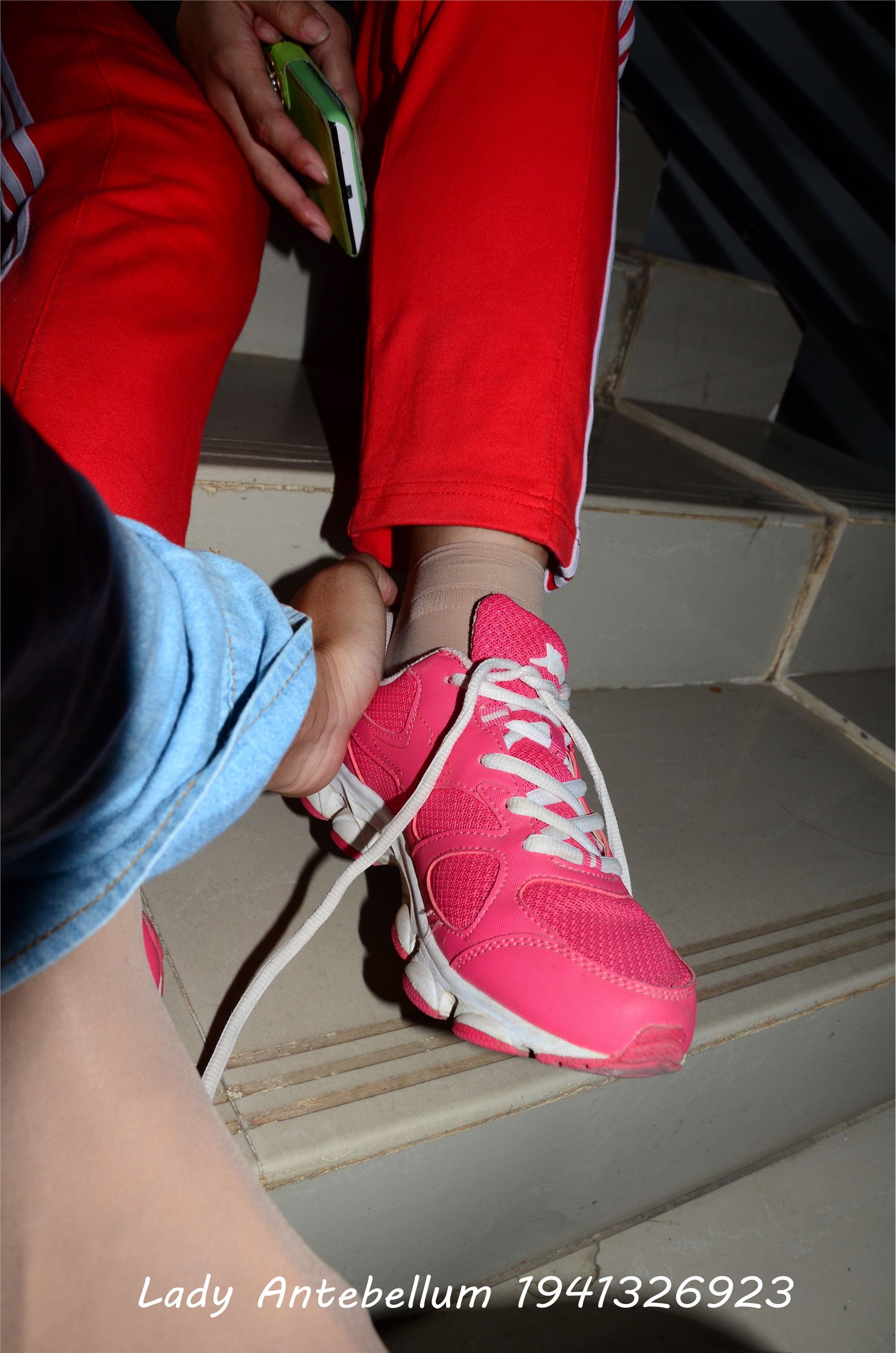 战前女神  恋足美腿棉袜女神级摄影套图 079