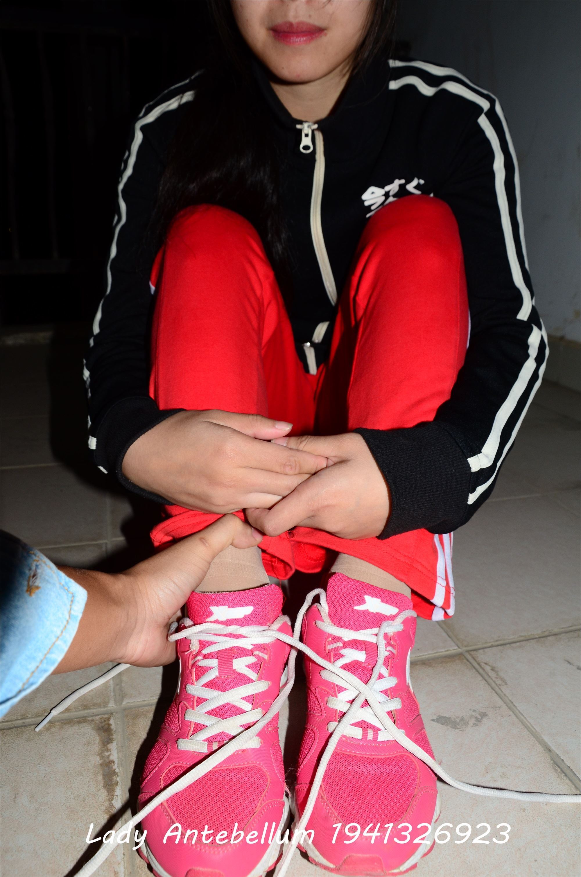 战前女神  恋足美腿棉袜女神级摄影套图 079