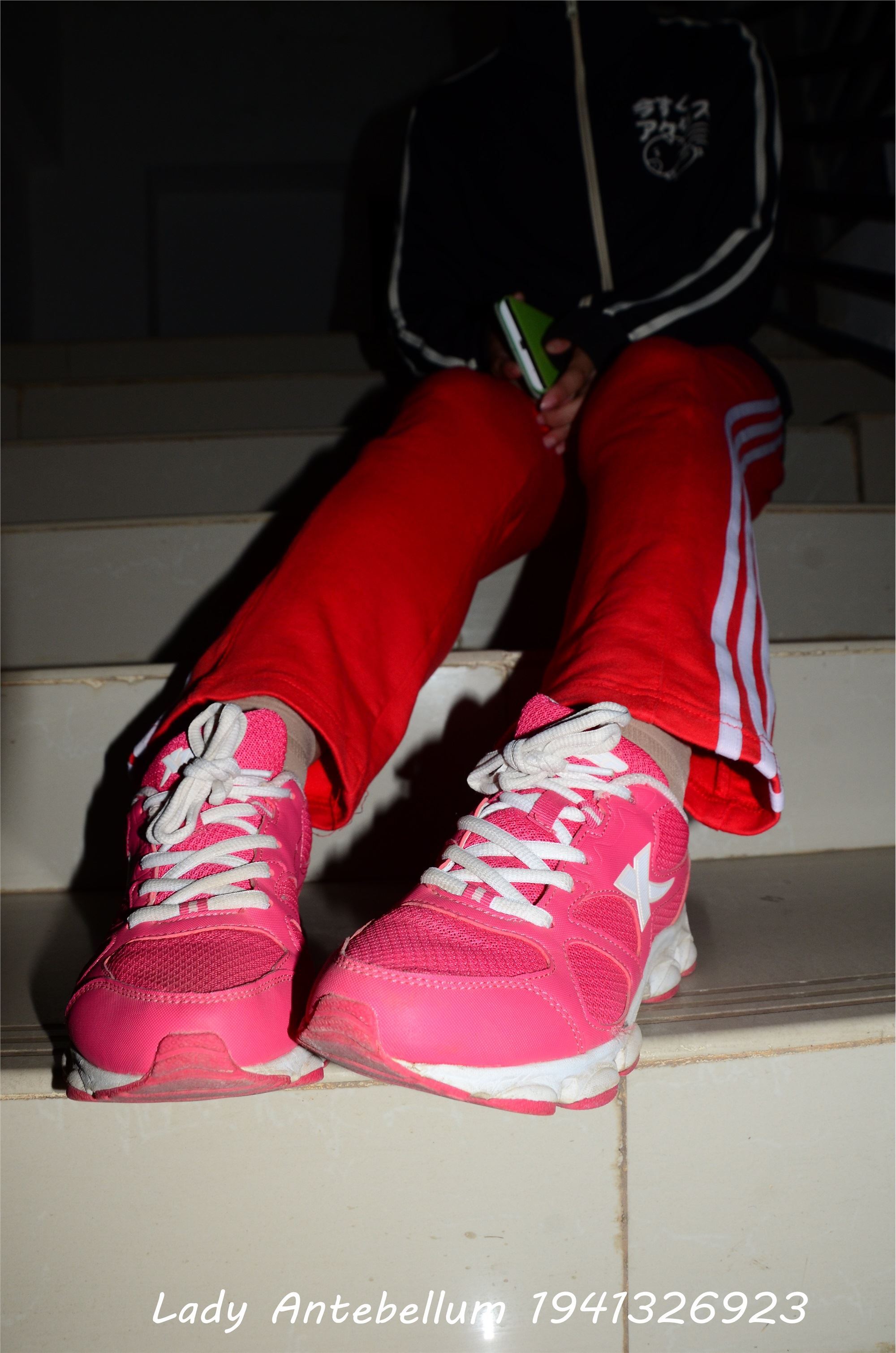 战前女神  恋足美腿棉袜女神级摄影套图 079