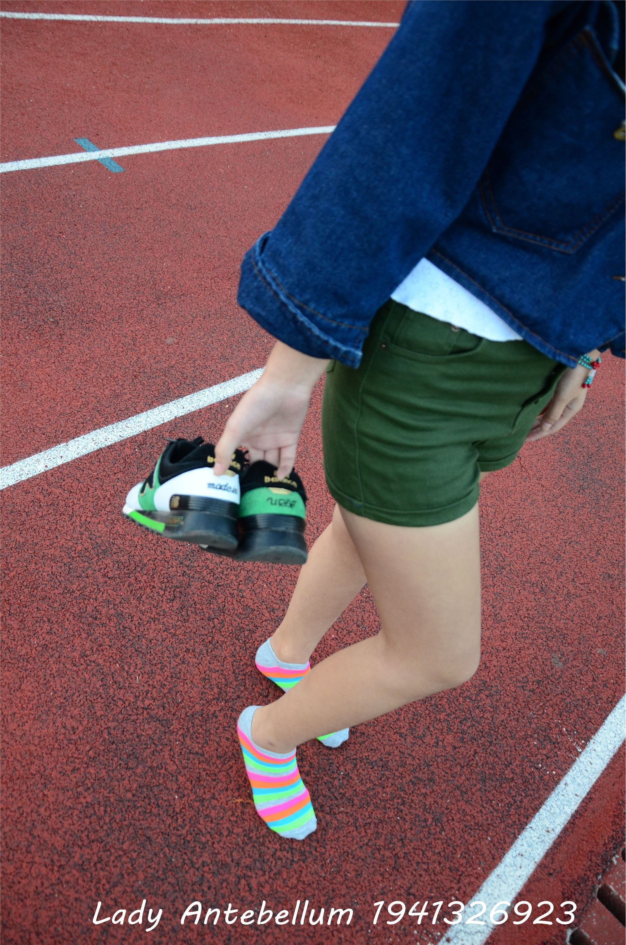 战前女神  恋足美腿棉袜女神级摄影套图 080