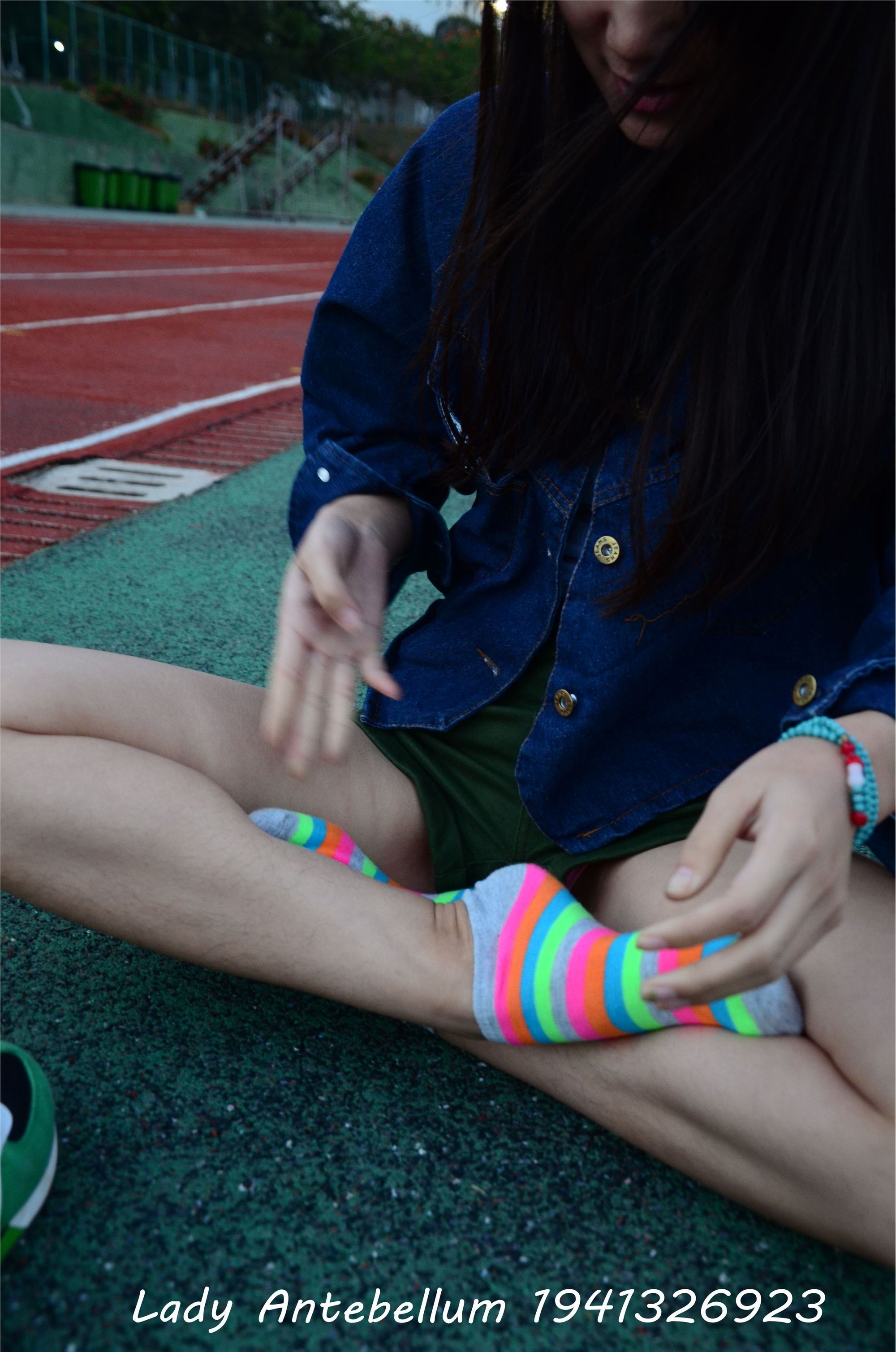 战前女神  恋足美腿棉袜女神级摄影套图 080